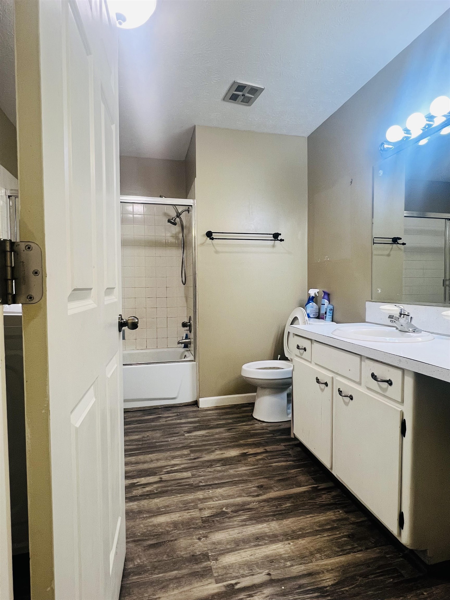 3023 Wandering Lane, Owensboro, Kentucky 42301, 3 Bedrooms Bedrooms, ,1 BathroomBathrooms,Single Family Residence,For Sale,Wandering Lane,93673