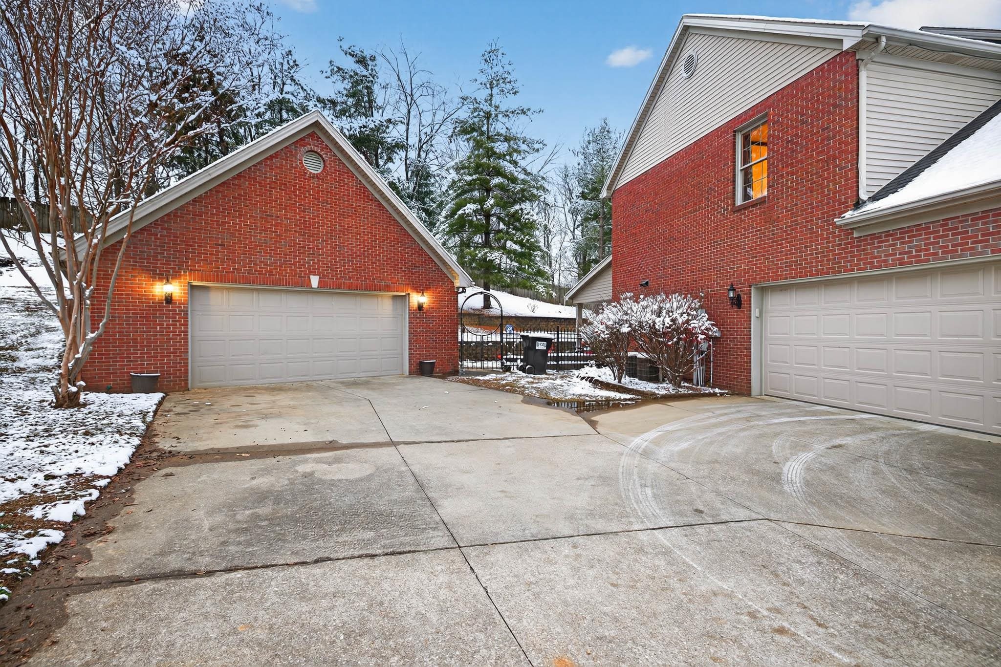 3007 Autumn Lake Cove, Owensboro, Kentucky 42303, 4 Bedrooms Bedrooms, ,2 BathroomsBathrooms,Single Family Residence,For Sale,Autumn Lake Cove,93700