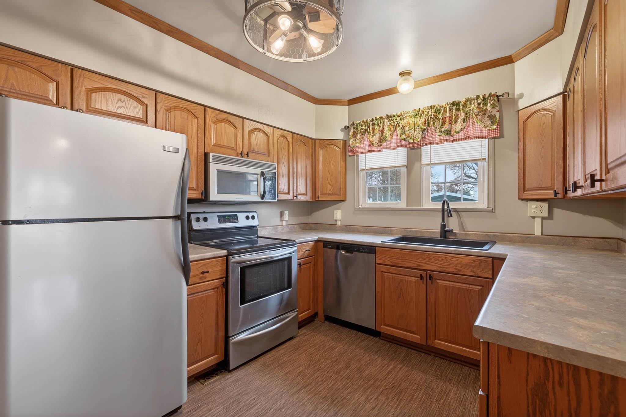 230 4th Street, Lewisport, Kentucky 42351-230, 3 Bedrooms Bedrooms, ,2 BathroomsBathrooms,Single Family Residence,For Sale,4th Street,93701