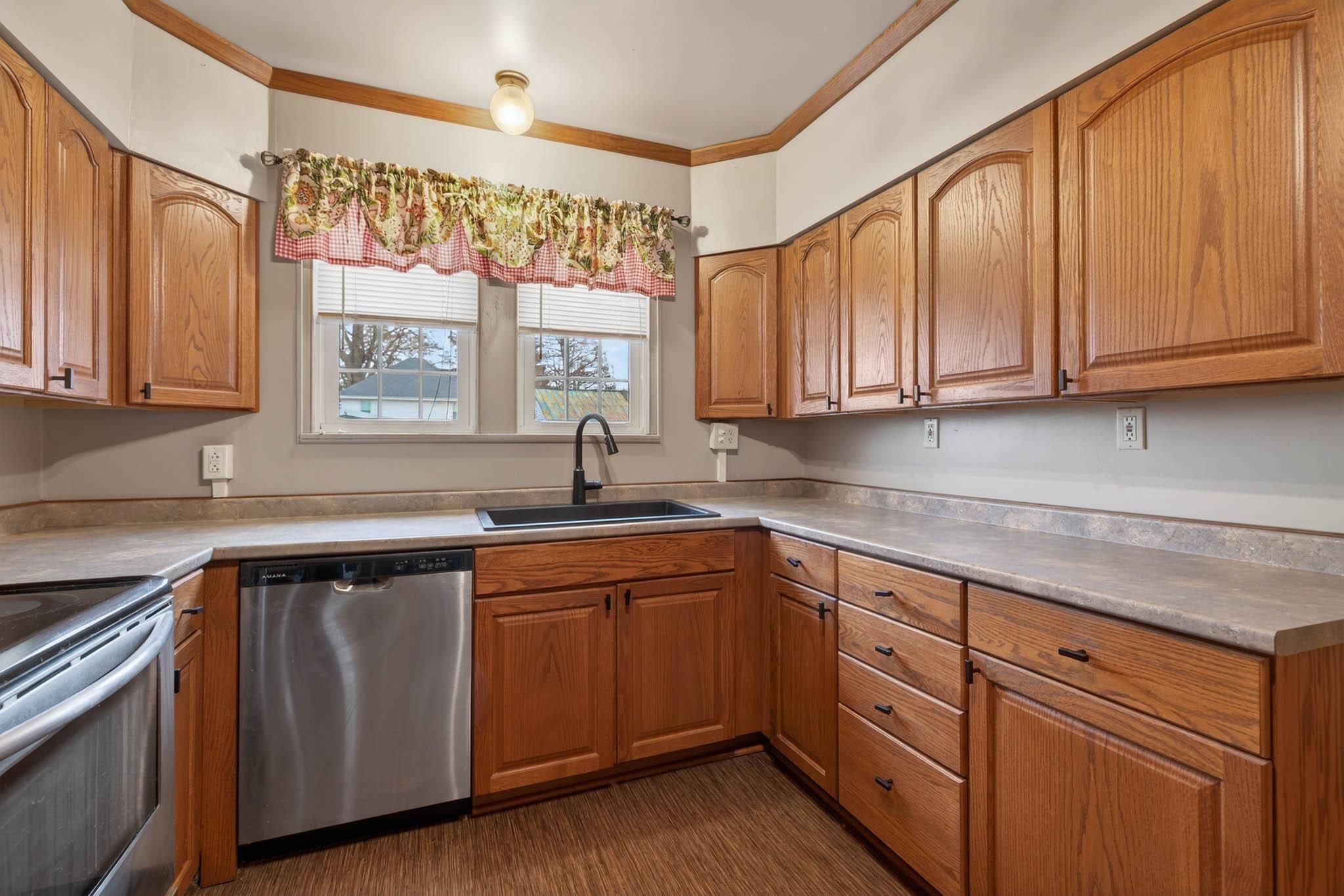 230 4th Street, Lewisport, Kentucky 42351-230, 3 Bedrooms Bedrooms, ,2 BathroomsBathrooms,Single Family Residence,For Sale,4th Street,93701