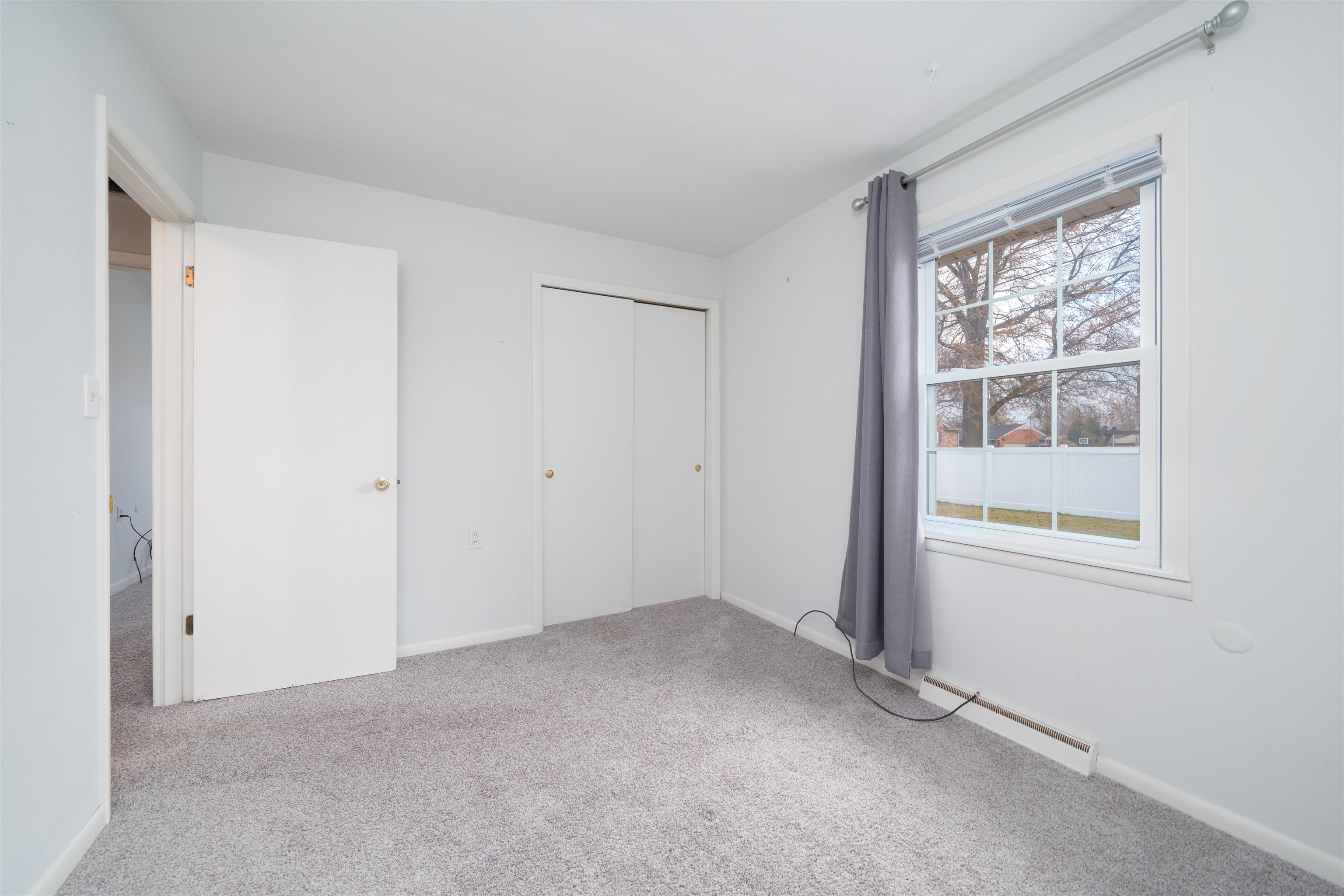 2953 Royal Dr, Owensboro, Kentucky 42301, 4 Bedrooms Bedrooms, ,2 BathroomsBathrooms,Single Family Residence,For Sale,Royal Dr,93721