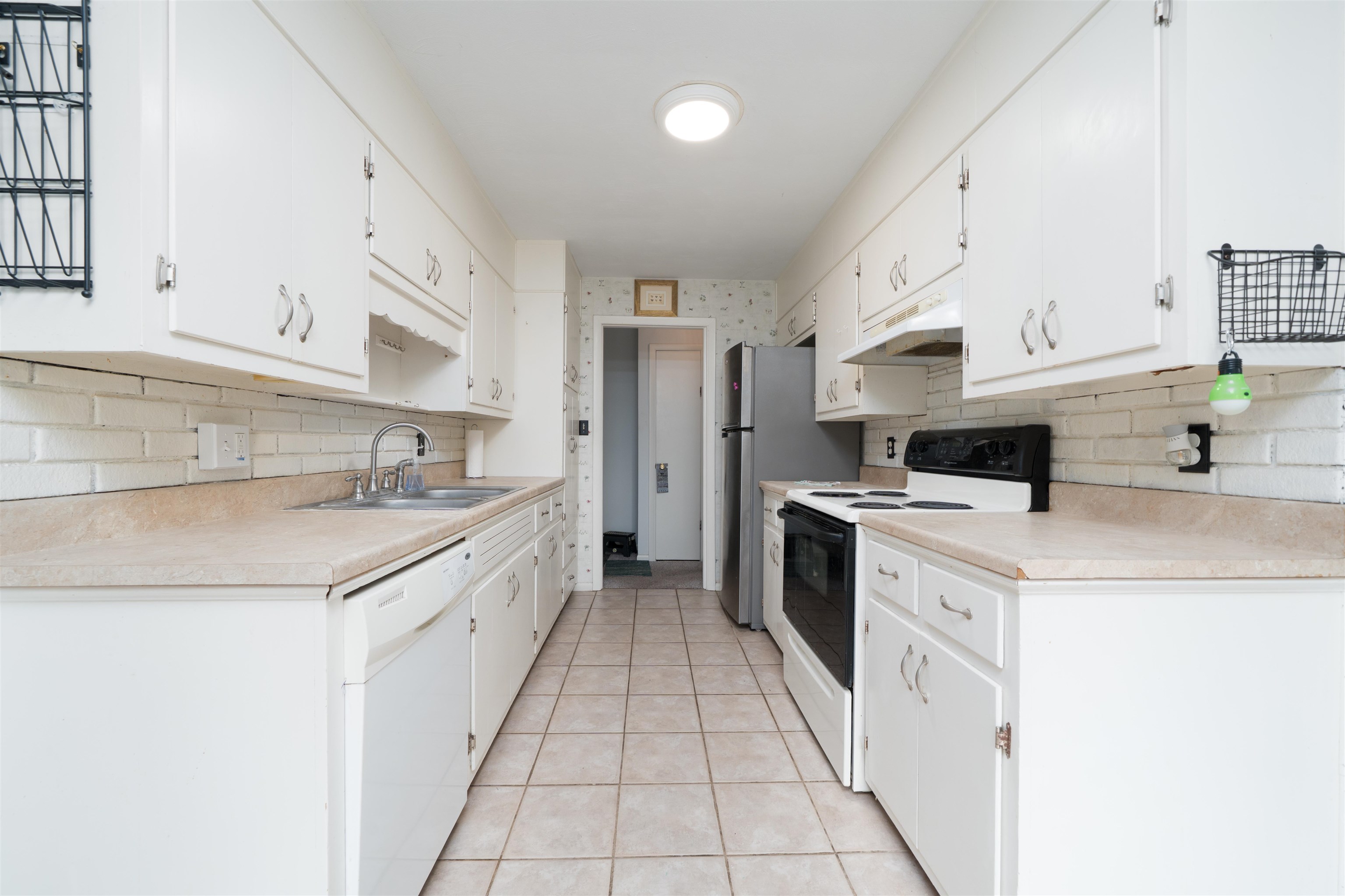 2953 Royal Dr, Owensboro, Kentucky 42301, 4 Bedrooms Bedrooms, ,2 BathroomsBathrooms,Single Family Residence,For Sale,Royal Dr,93721