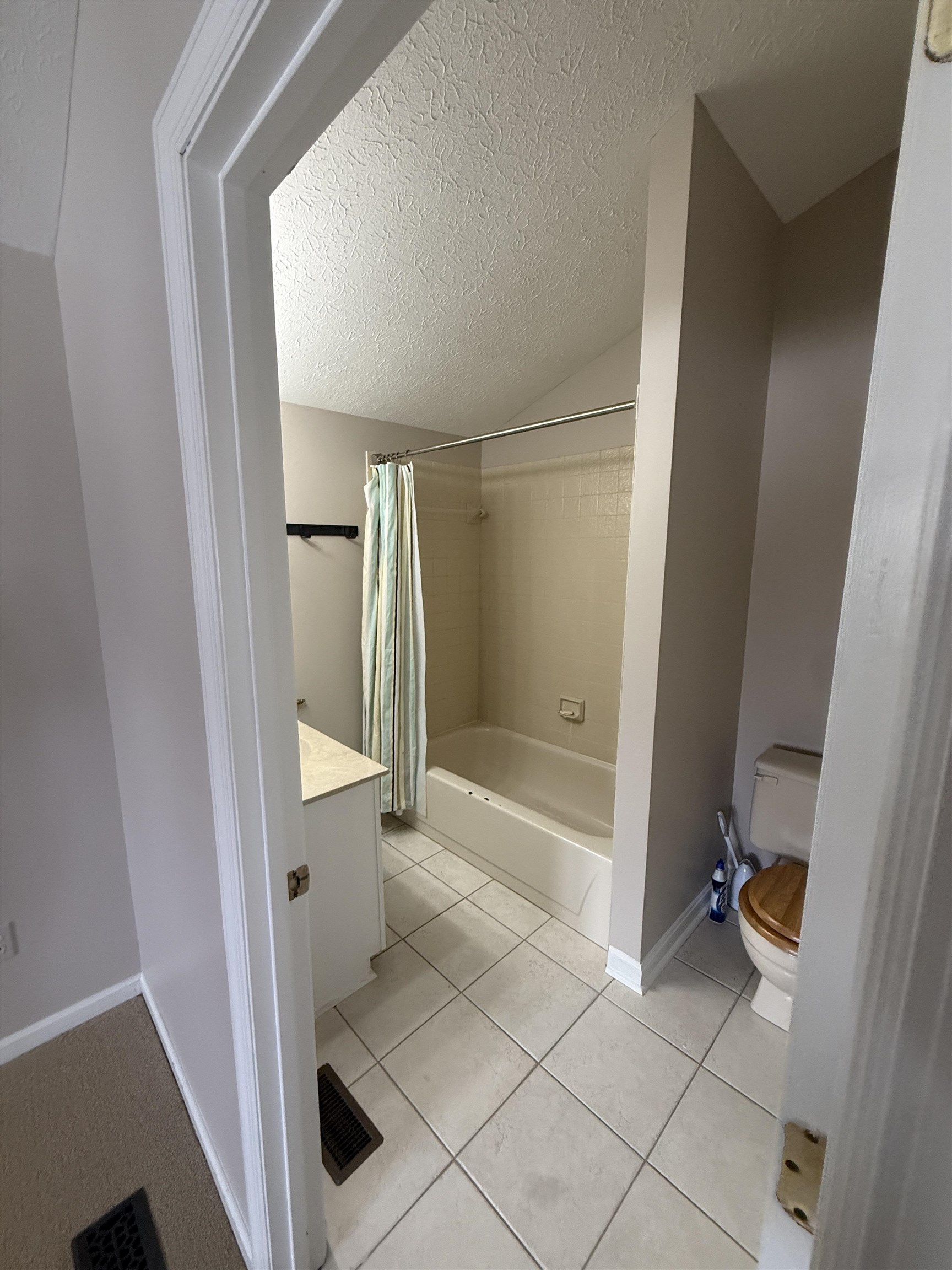 3628 Riverbend Cove, Owensboro, Kentucky 42303, 2 Bedrooms Bedrooms, ,2 BathroomsBathrooms,Single Family Residence,For Sale,Riverbend Cove,93725