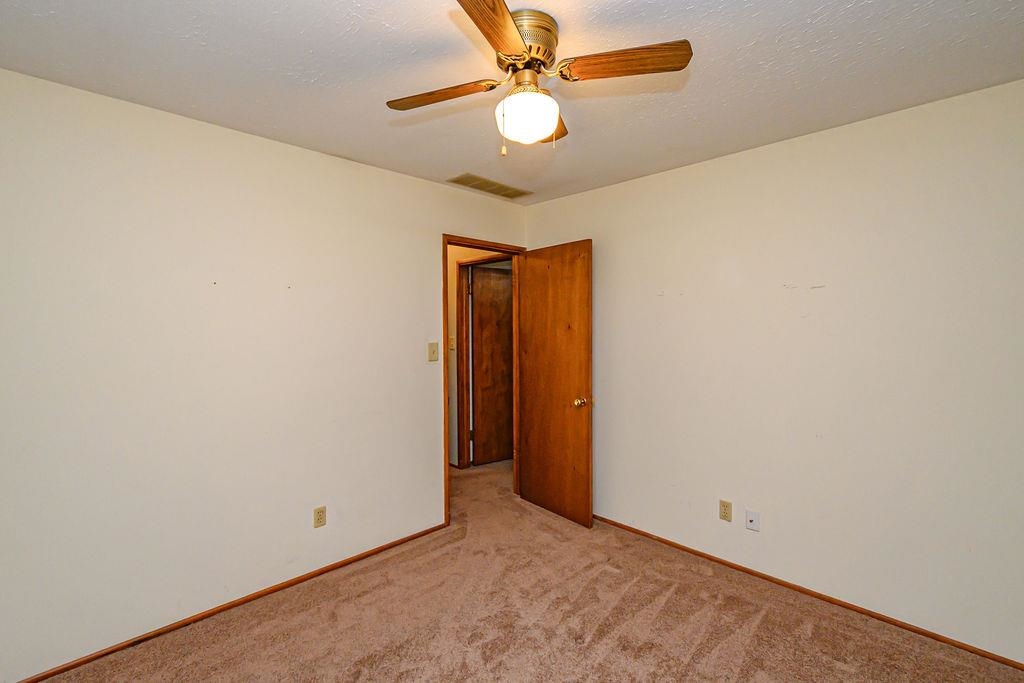 2255 Twenty Grand Ave, Owensboro, Kentucky 42301, 4 Bedrooms Bedrooms, ,2 BathroomsBathrooms,Single Family Residence,For Sale,Twenty Grand Ave,93733