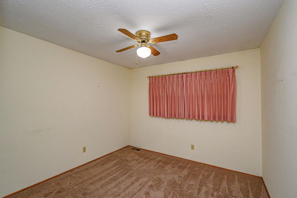 2255 Twenty Grand Ave, Owensboro, Kentucky 42301, 4 Bedrooms Bedrooms, ,2 BathroomsBathrooms,Single Family Residence,For Sale,Twenty Grand Ave,93733