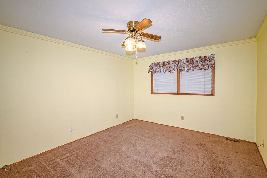 2255 Twenty Grand Ave, Owensboro, Kentucky 42301, 4 Bedrooms Bedrooms, ,2 BathroomsBathrooms,Single Family Residence,For Sale,Twenty Grand Ave,93733