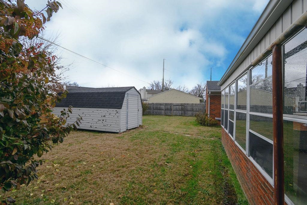 2255 Twenty Grand Ave, Owensboro, Kentucky 42301, 4 Bedrooms Bedrooms, ,2 BathroomsBathrooms,Single Family Residence,For Sale,Twenty Grand Ave,93733