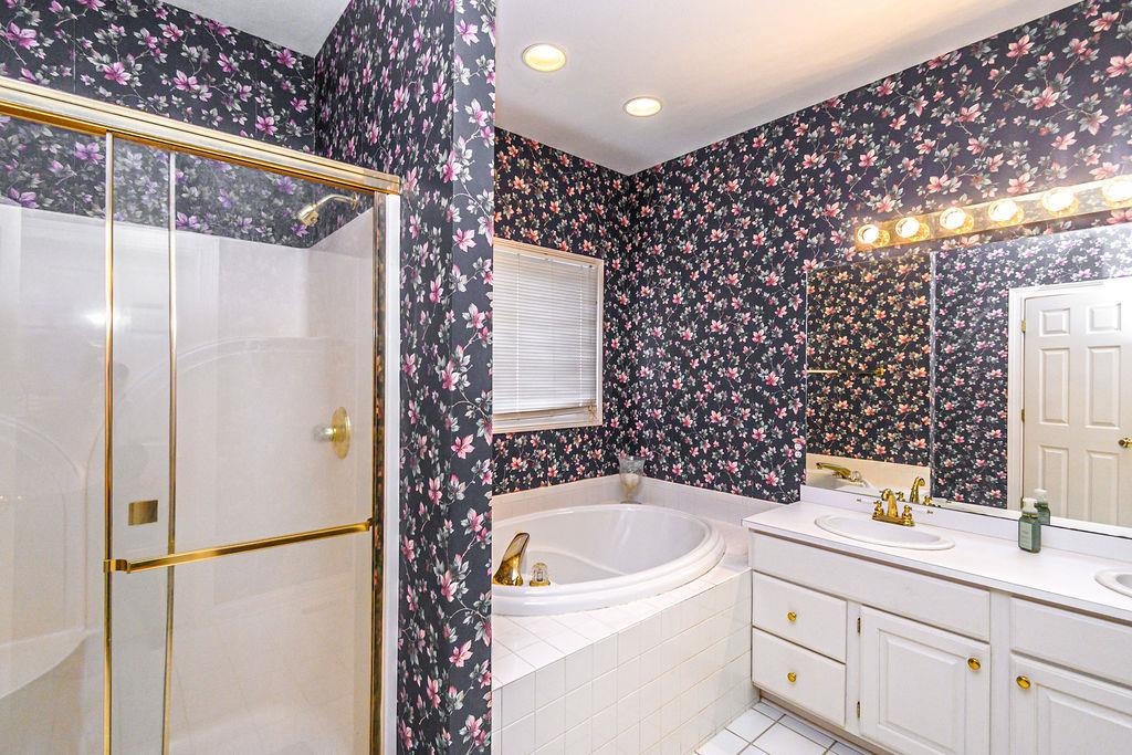 4005 Pine Lake Ct., Owensboro, Kentucky 42303, 3 Bedrooms Bedrooms, ,2 BathroomsBathrooms,Single Family Residence,For Sale,Pine Lake Ct.,93737