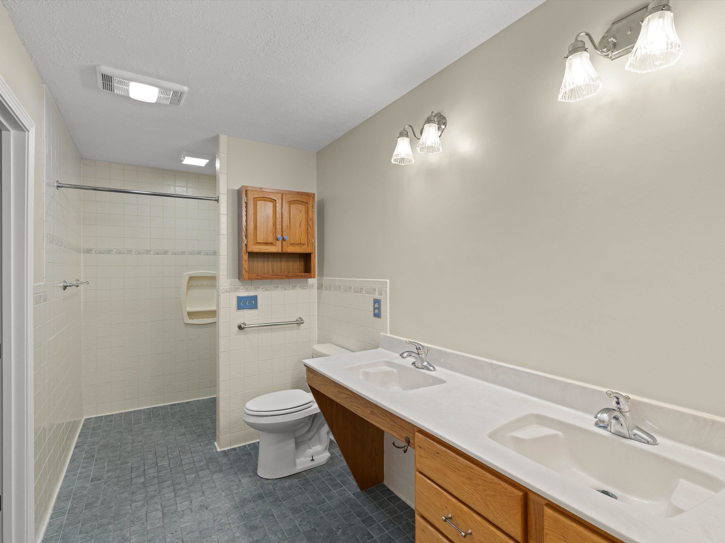 2677 Briarcliff Dr., NEWBURGH, Indiana 47630, 4 Bedrooms Bedrooms, ,2 BathroomsBathrooms,Single Family Residence,For Sale,Briarcliff Dr.,93742