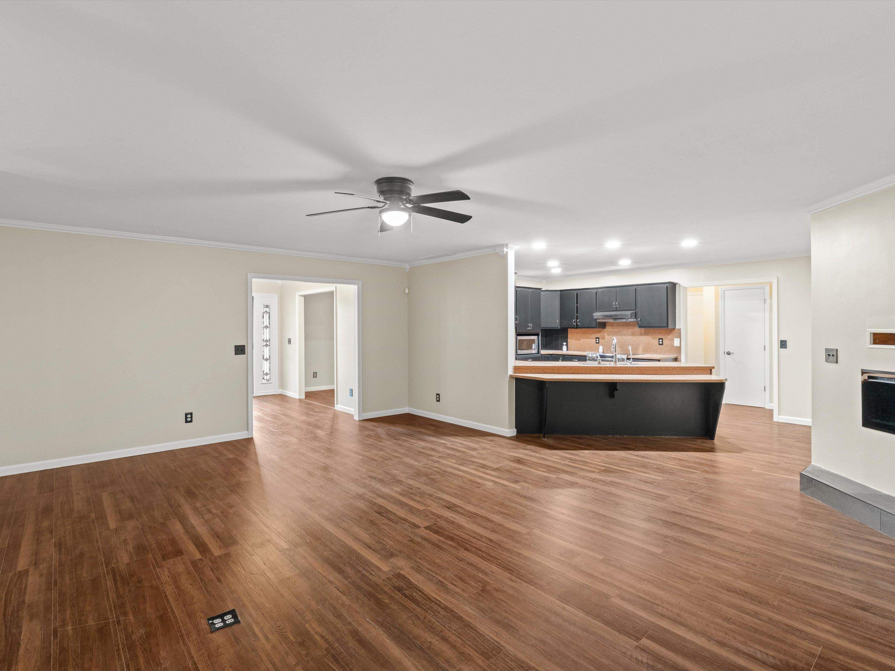 2677 Briarcliff Dr., NEWBURGH, Indiana 47630, 4 Bedrooms Bedrooms, ,2 BathroomsBathrooms,Single Family Residence,For Sale,Briarcliff Dr.,93742