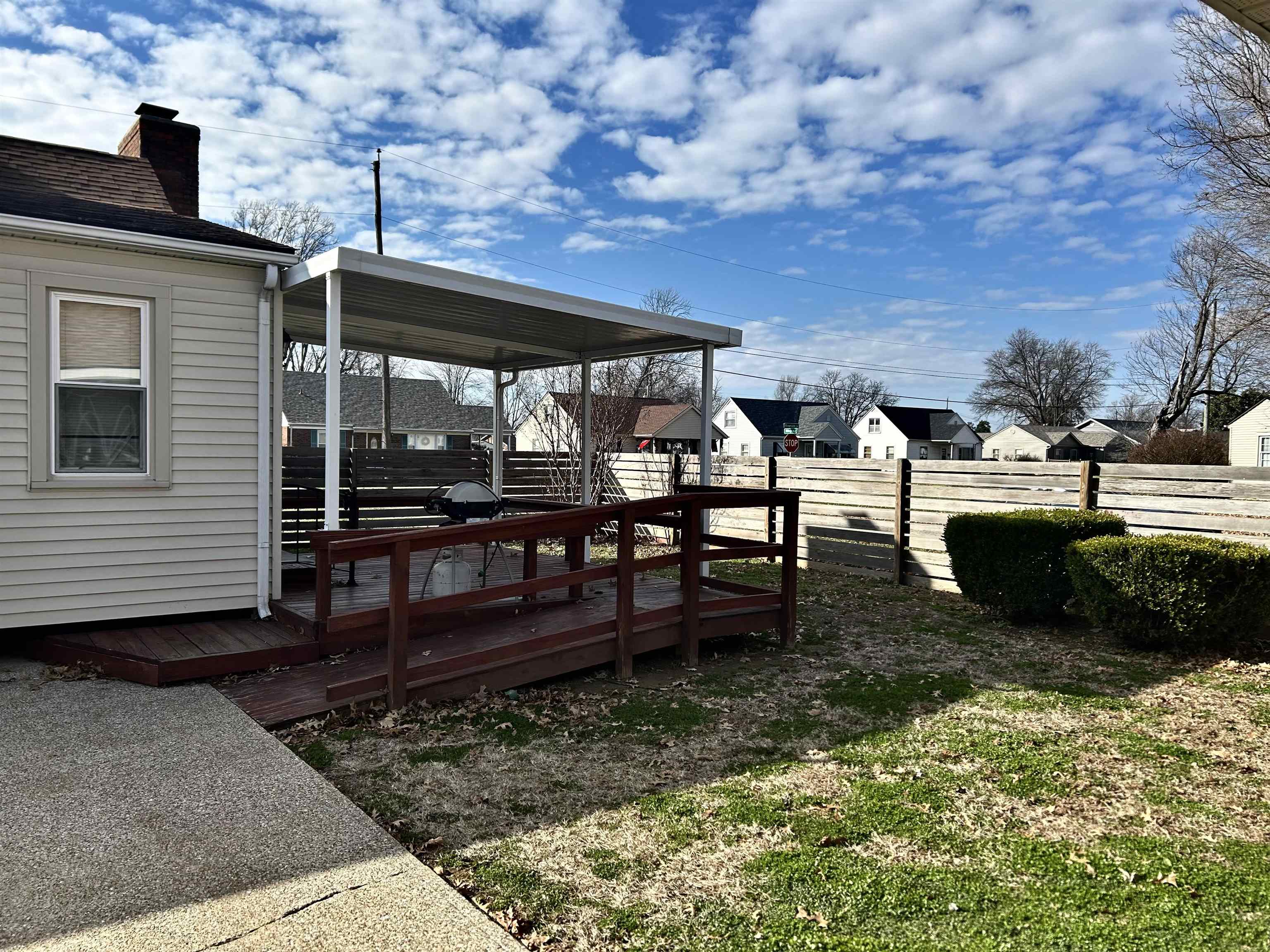 309 Riverside Dr, Owensboro, Kentucky 42303, 3 Bedrooms Bedrooms, ,1 BathroomBathrooms,Single Family Residence,For Sale,Riverside Dr,93744