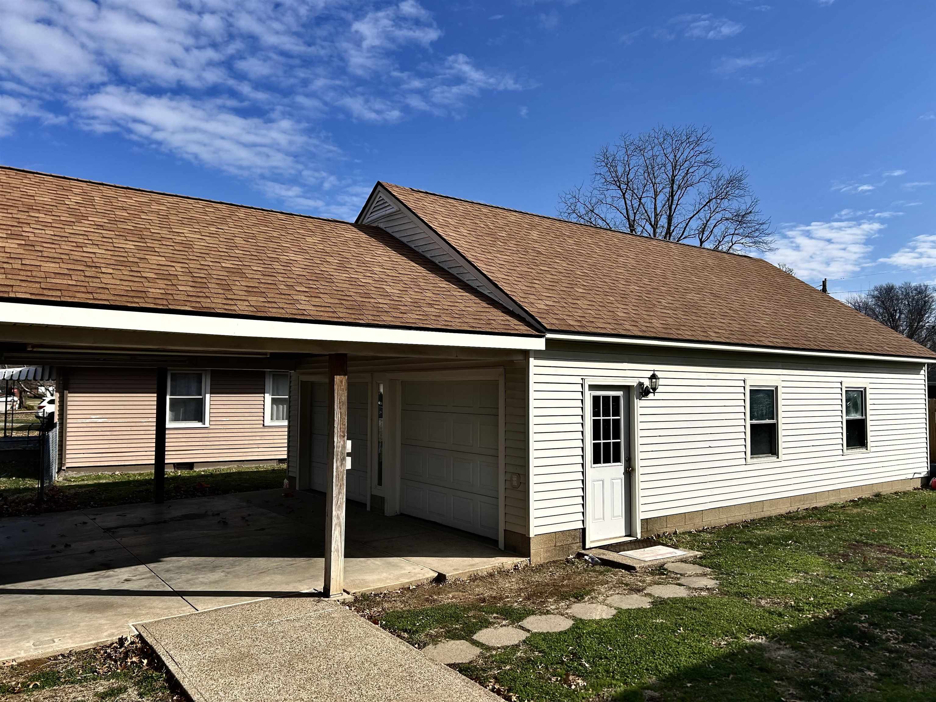 309 Riverside Dr, Owensboro, Kentucky 42303, 3 Bedrooms Bedrooms, ,1 BathroomBathrooms,Single Family Residence,For Sale,Riverside Dr,93744