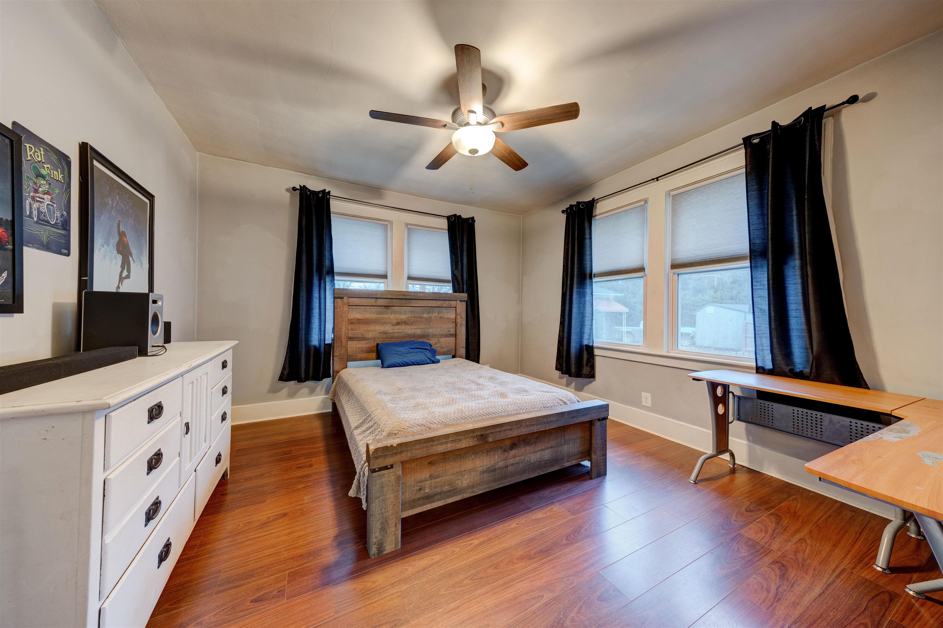 1303 Locust St, Owensboro, Kentucky 42301, 4 Bedrooms Bedrooms, ,1 BathroomBathrooms,Single Family Residence,For Sale,Locust St,93753