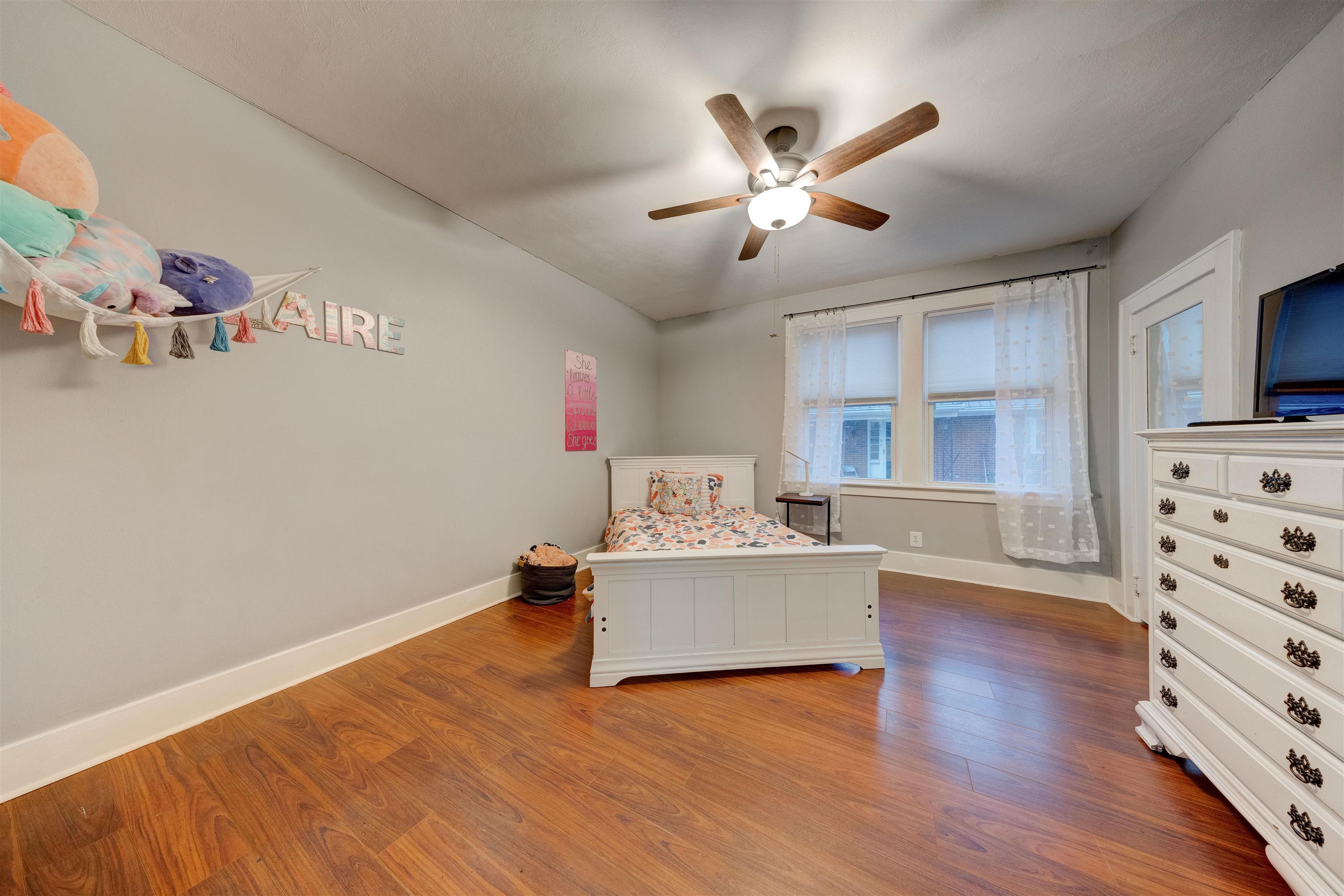 1303 Locust St, Owensboro, Kentucky 42301, 4 Bedrooms Bedrooms, ,1 BathroomBathrooms,Single Family Residence,For Sale,Locust St,93753