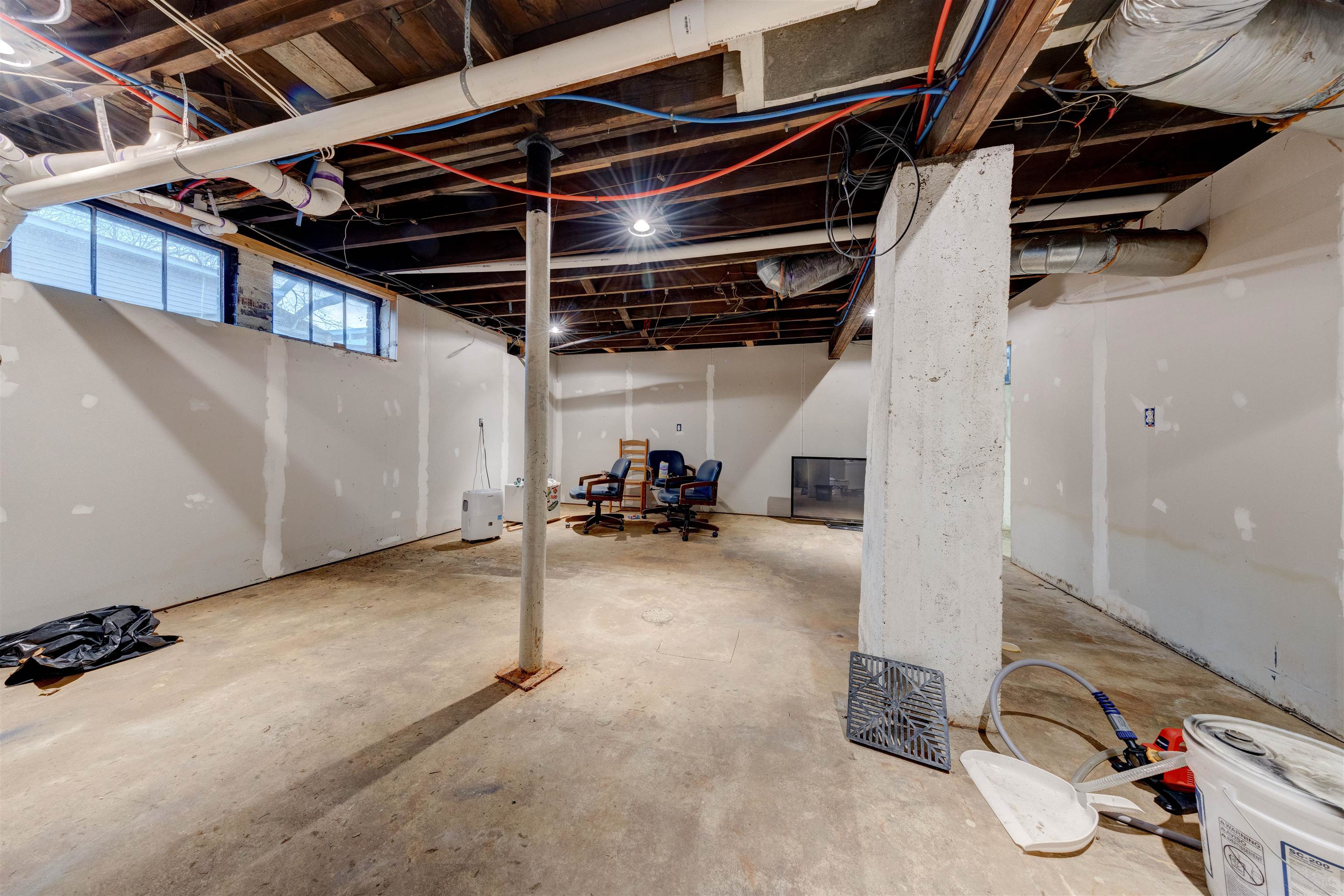 1303 Locust St, Owensboro, Kentucky 42301, 4 Bedrooms Bedrooms, ,1 BathroomBathrooms,Single Family Residence,For Sale,Locust St,93753