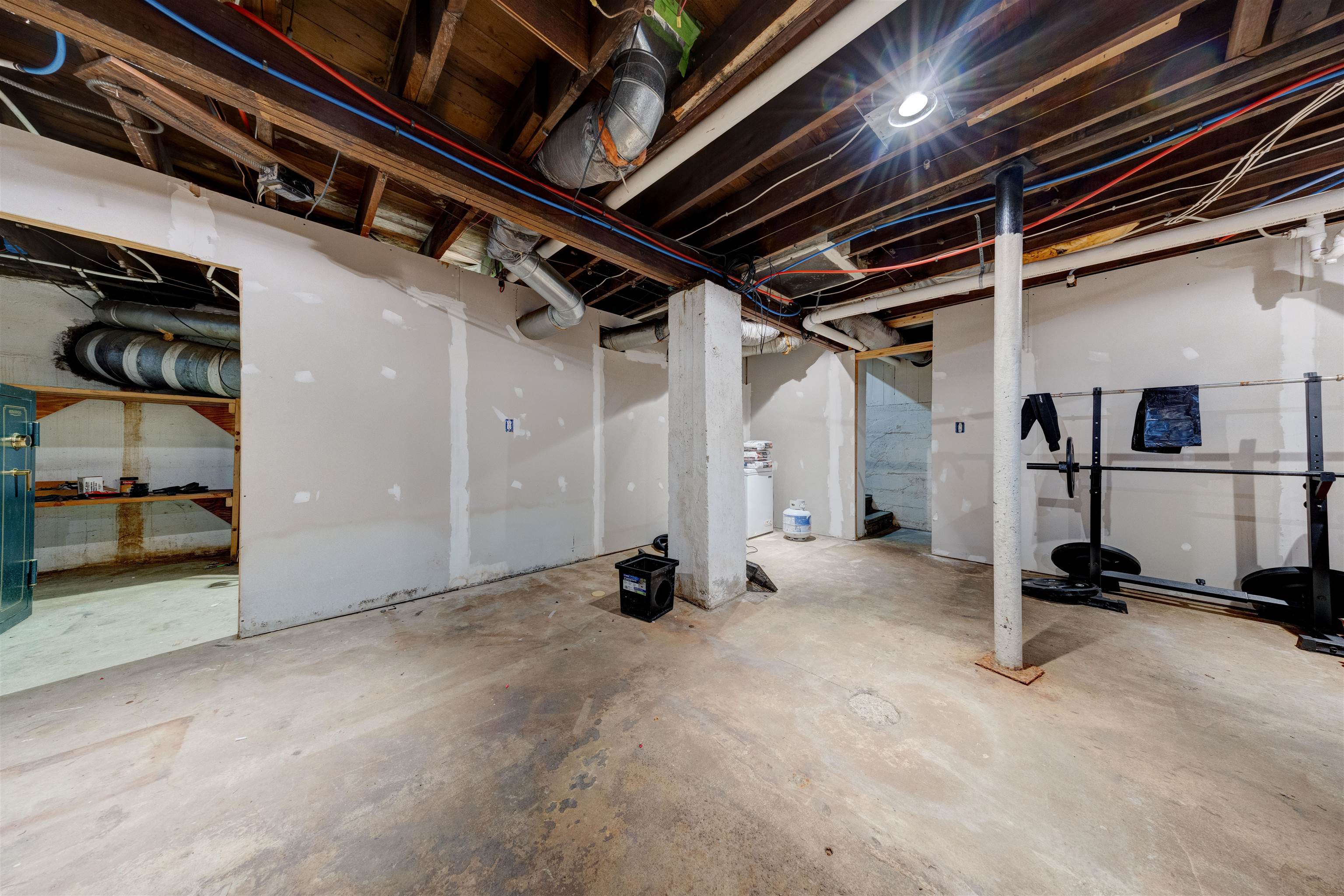 1303 Locust St, Owensboro, Kentucky 42301, 4 Bedrooms Bedrooms, ,1 BathroomBathrooms,Single Family Residence,For Sale,Locust St,93753