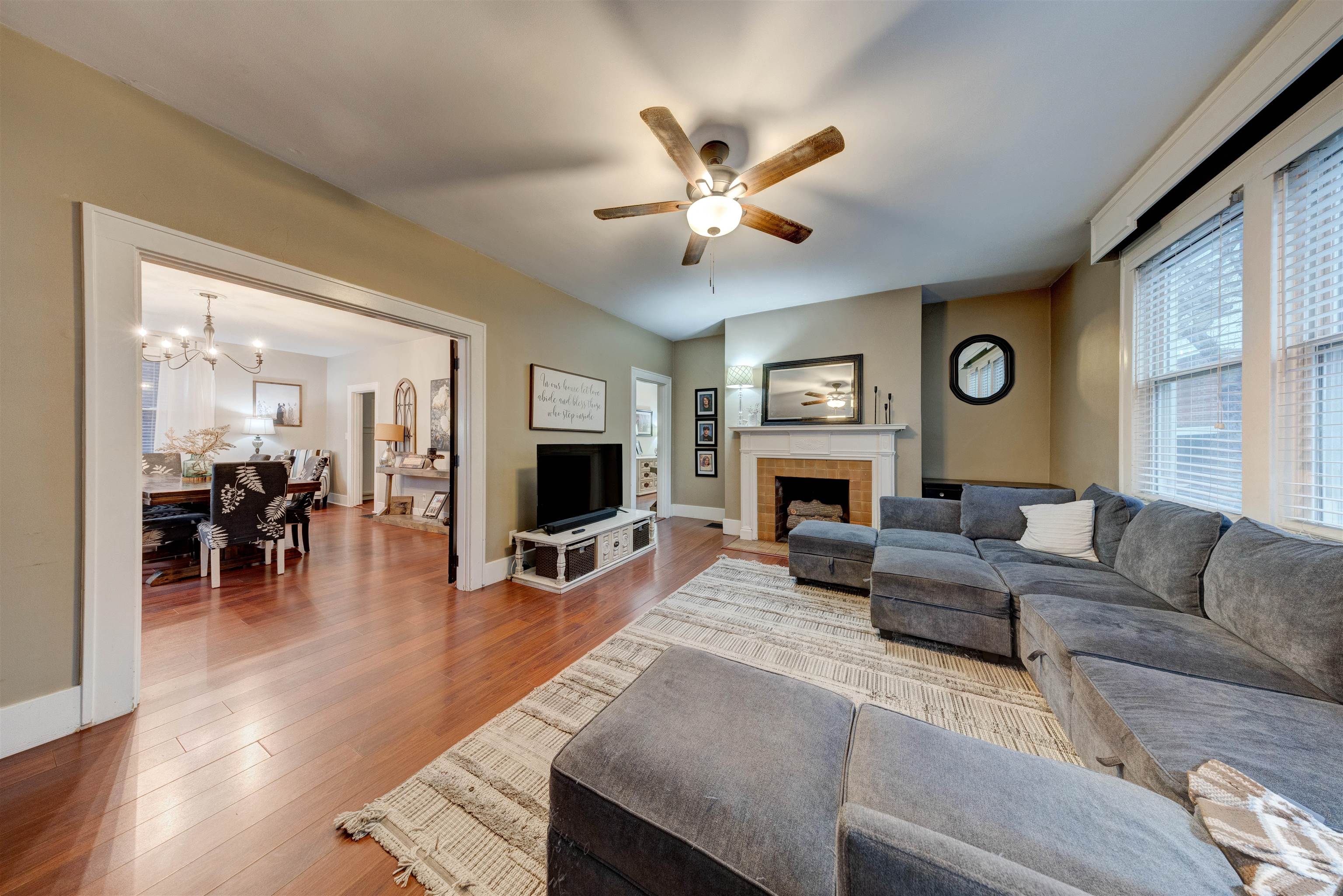 1303 Locust St, Owensboro, Kentucky 42301, 4 Bedrooms Bedrooms, ,1 BathroomBathrooms,Single Family Residence,For Sale,Locust St,93753