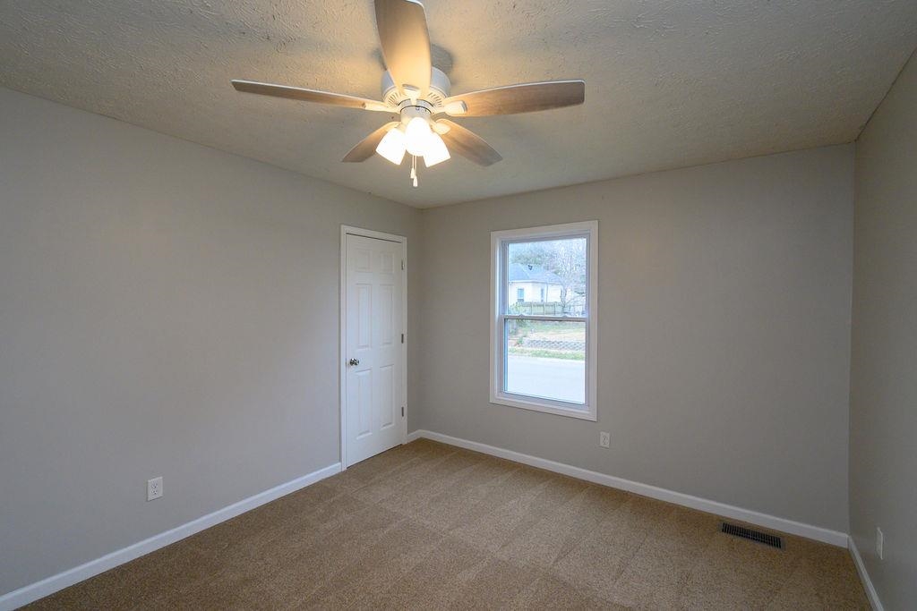 1702 Alexander Ave., Owensboro, Kentucky 42303, 2 Bedrooms Bedrooms, ,1 BathroomBathrooms,Single Family Residence,For Sale,Alexander Ave.,93754