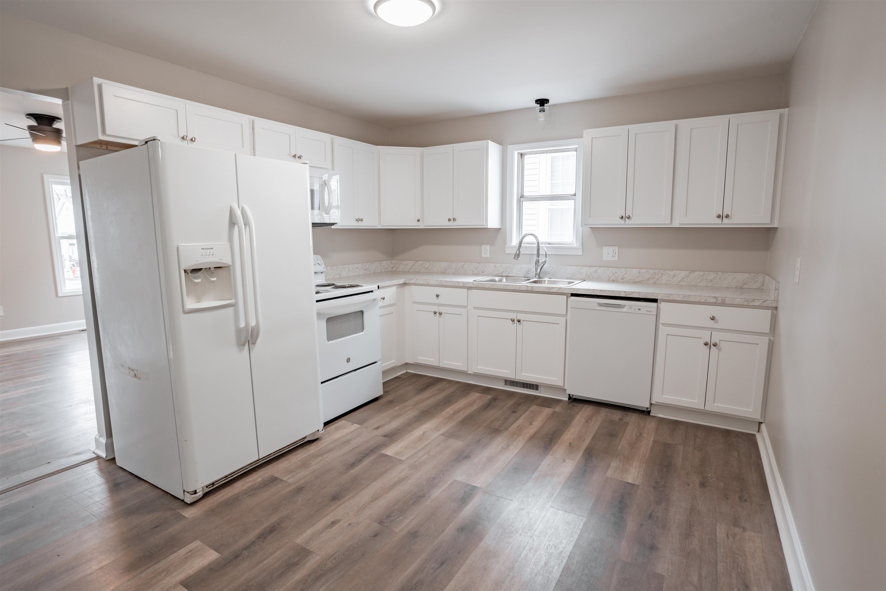 621 Clay Street, Owensboro, Kentucky 42303, 2 Bedrooms Bedrooms, ,1 BathroomBathrooms,Single Family Residence,For Sale,Clay Street,93757