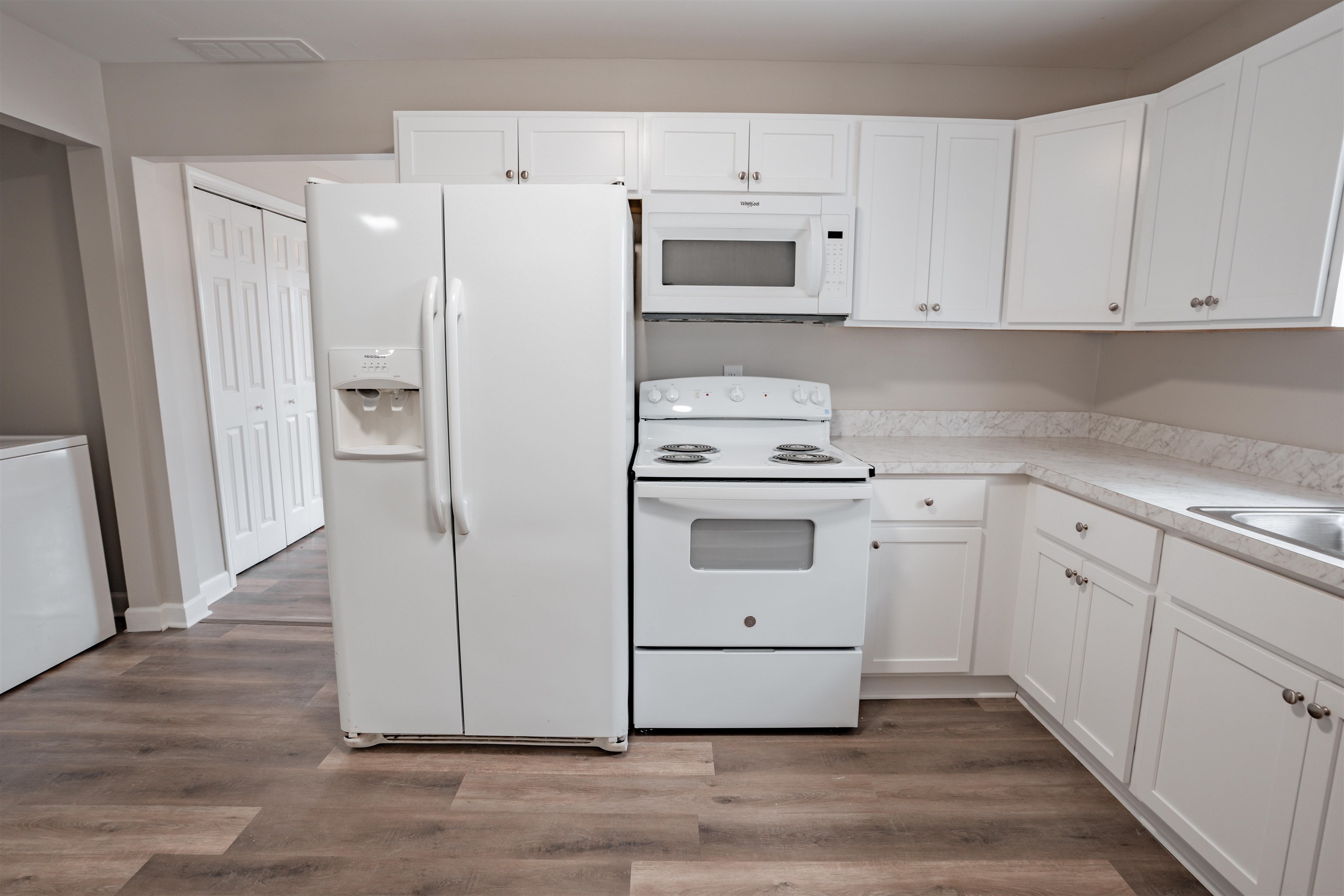 621 Clay Street, Owensboro, Kentucky 42303, 2 Bedrooms Bedrooms, ,1 BathroomBathrooms,Single Family Residence,For Sale,Clay Street,93757