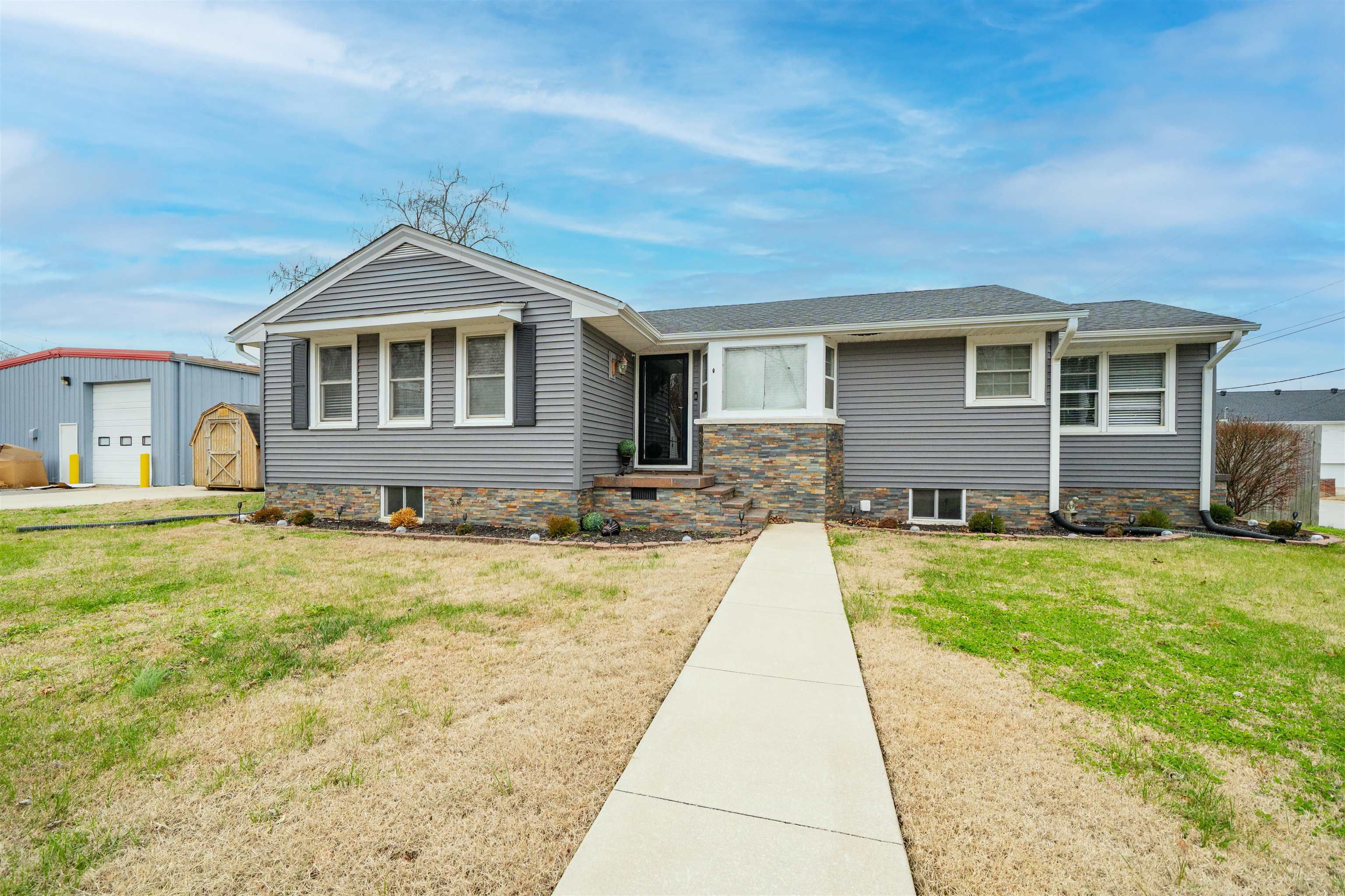 295 Walnut St, Calhoun, Kentucky 42327, 3 Bedrooms Bedrooms, ,1 BathroomBathrooms,Single Family Residence,For Sale,Walnut St,93766