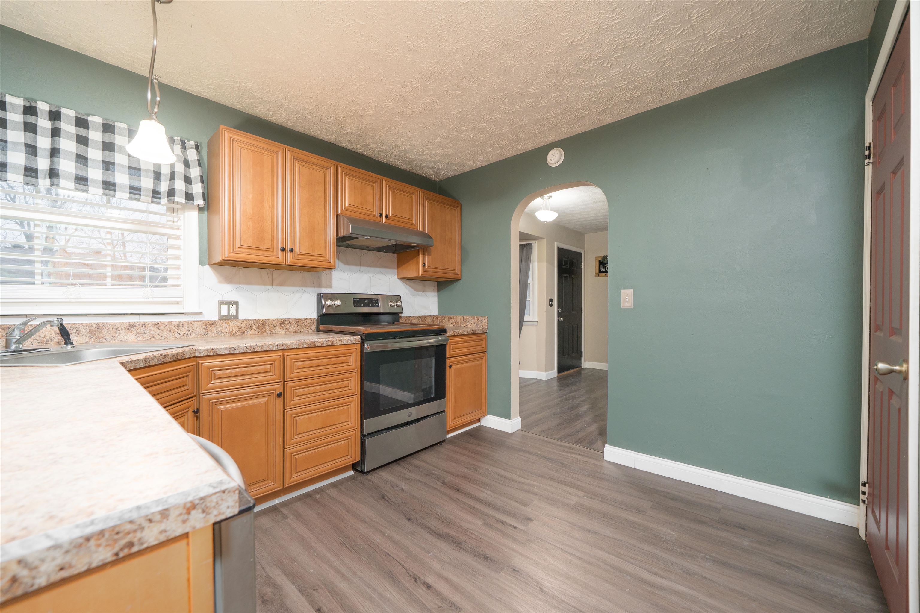 295 Walnut St, Calhoun, Kentucky 42327, 3 Bedrooms Bedrooms, ,1 BathroomBathrooms,Single Family Residence,For Sale,Walnut St,93766