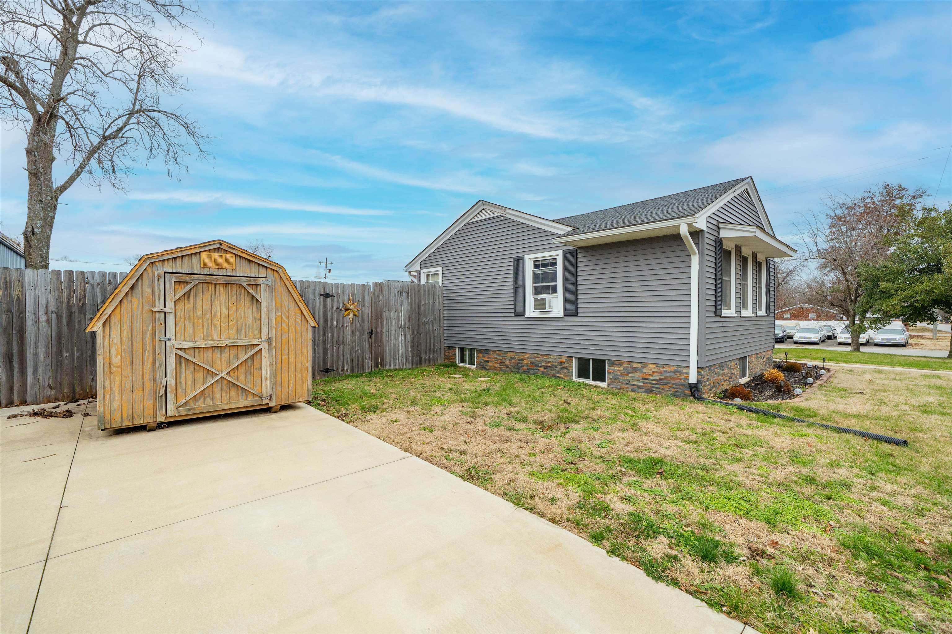 295 Walnut St, Calhoun, Kentucky 42327, 3 Bedrooms Bedrooms, ,1 BathroomBathrooms,Single Family Residence,For Sale,Walnut St,93766