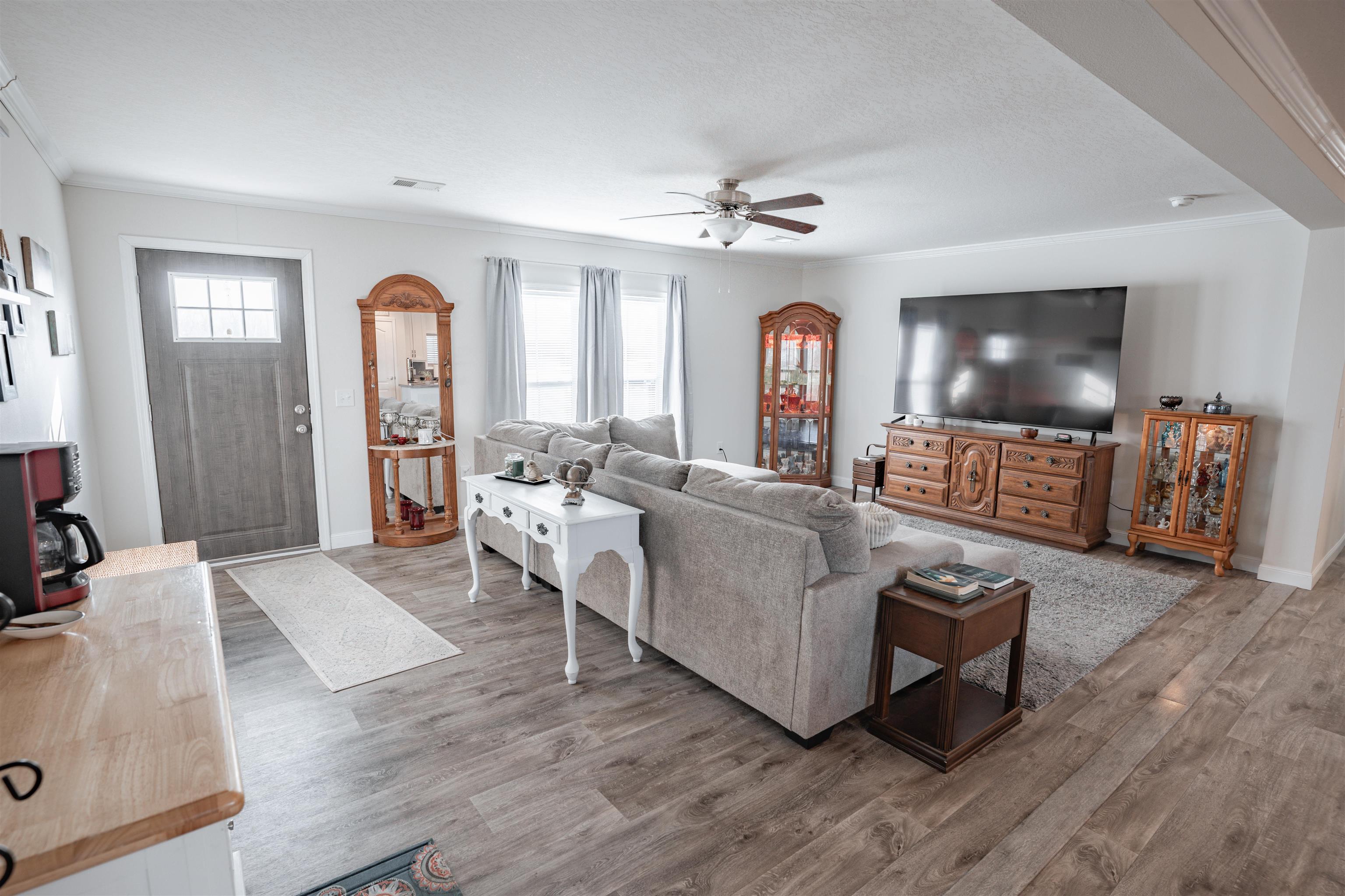 517 Thorofare St, Central City, Kentucky 42330, 3 Bedrooms Bedrooms, ,2 BathroomsBathrooms,Single Family Residence,For Sale,Thorofare St,93783