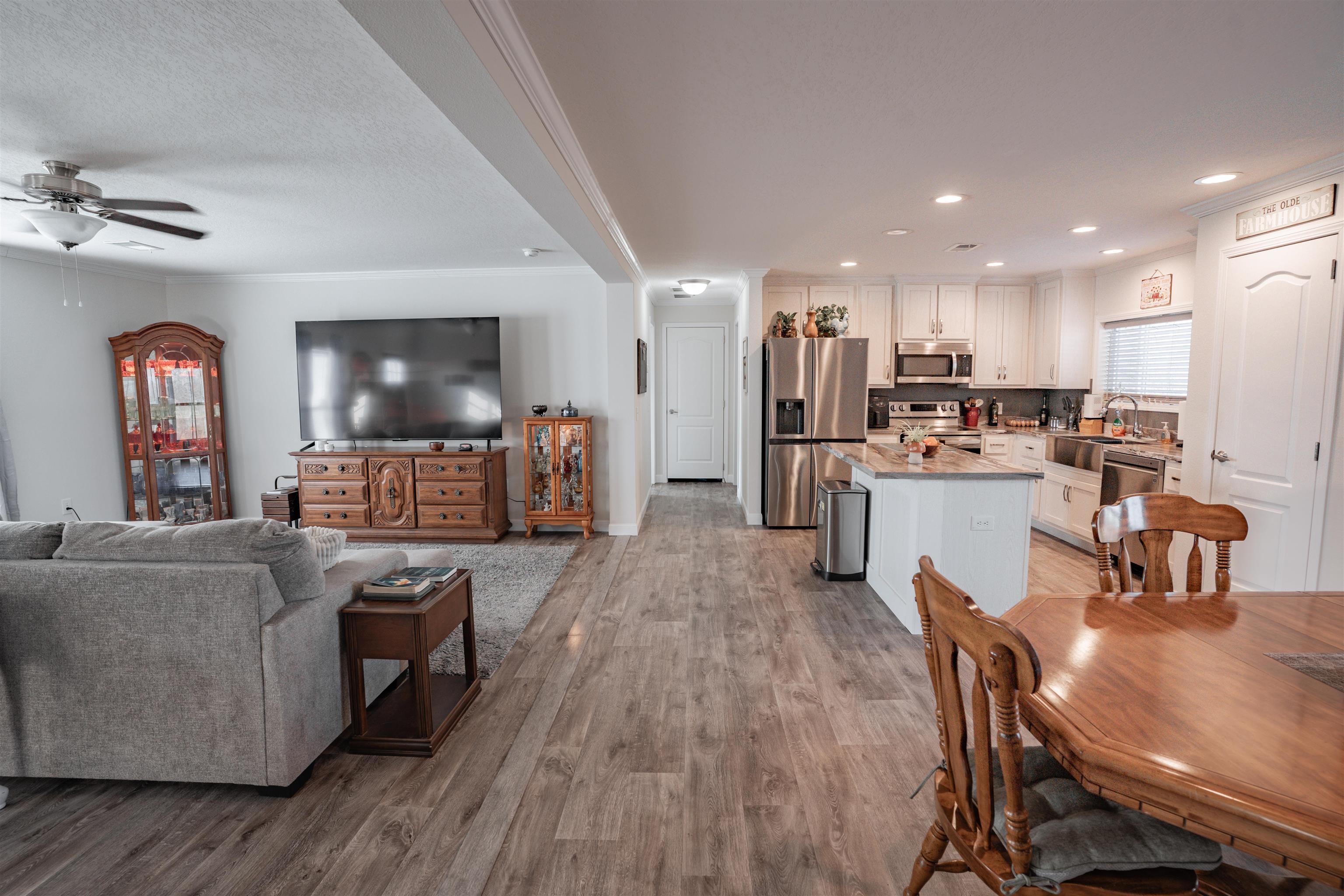 517 Thorofare St, Central City, Kentucky 42330, 3 Bedrooms Bedrooms, ,2 BathroomsBathrooms,Single Family Residence,For Sale,Thorofare St,93783