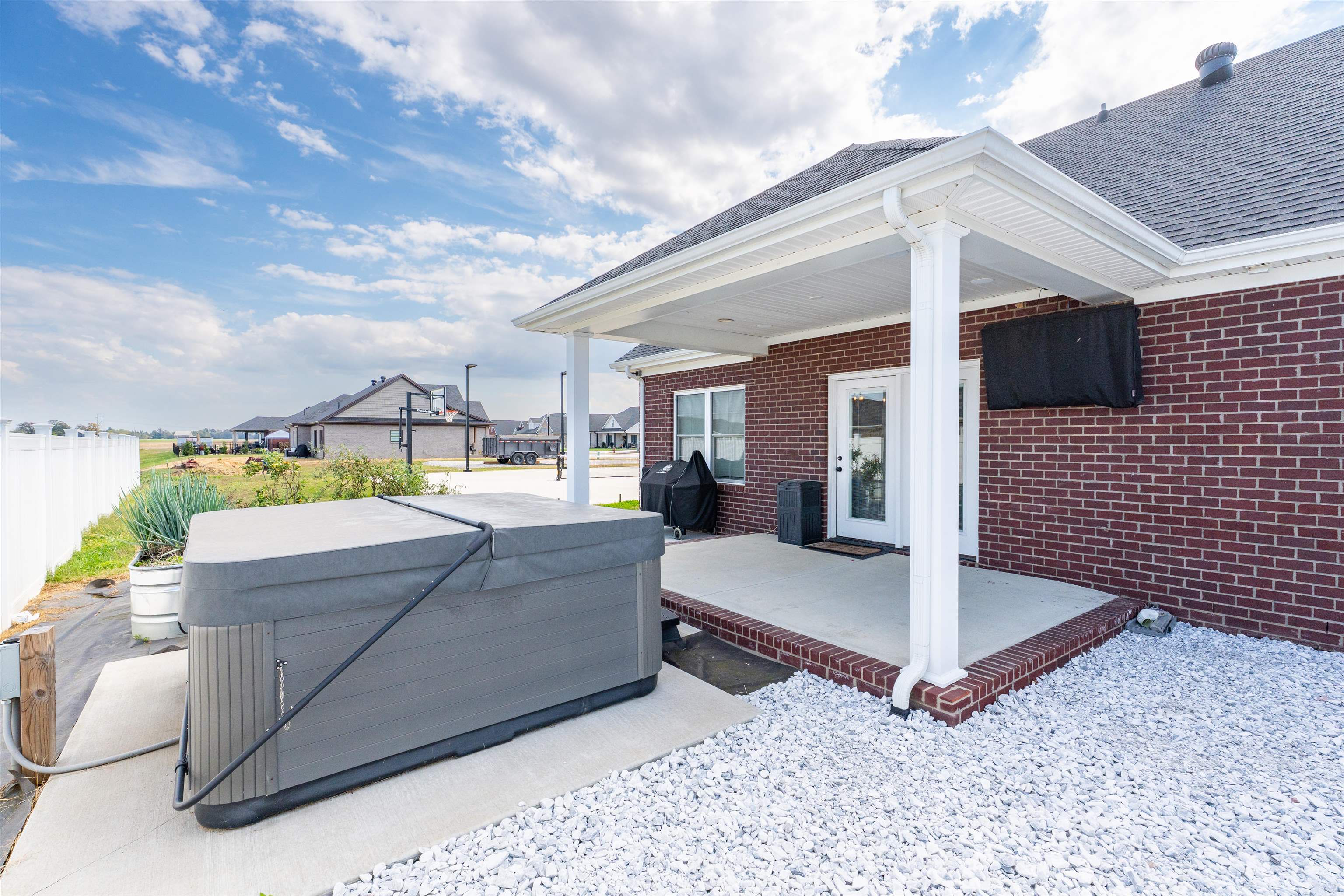 6427 Ridge Brook Cove, Owensboro, Kentucky 42301, 4 Bedrooms Bedrooms, ,3 BathroomsBathrooms,Single Family Residence,For Sale,Ridge Brook Cove,93790