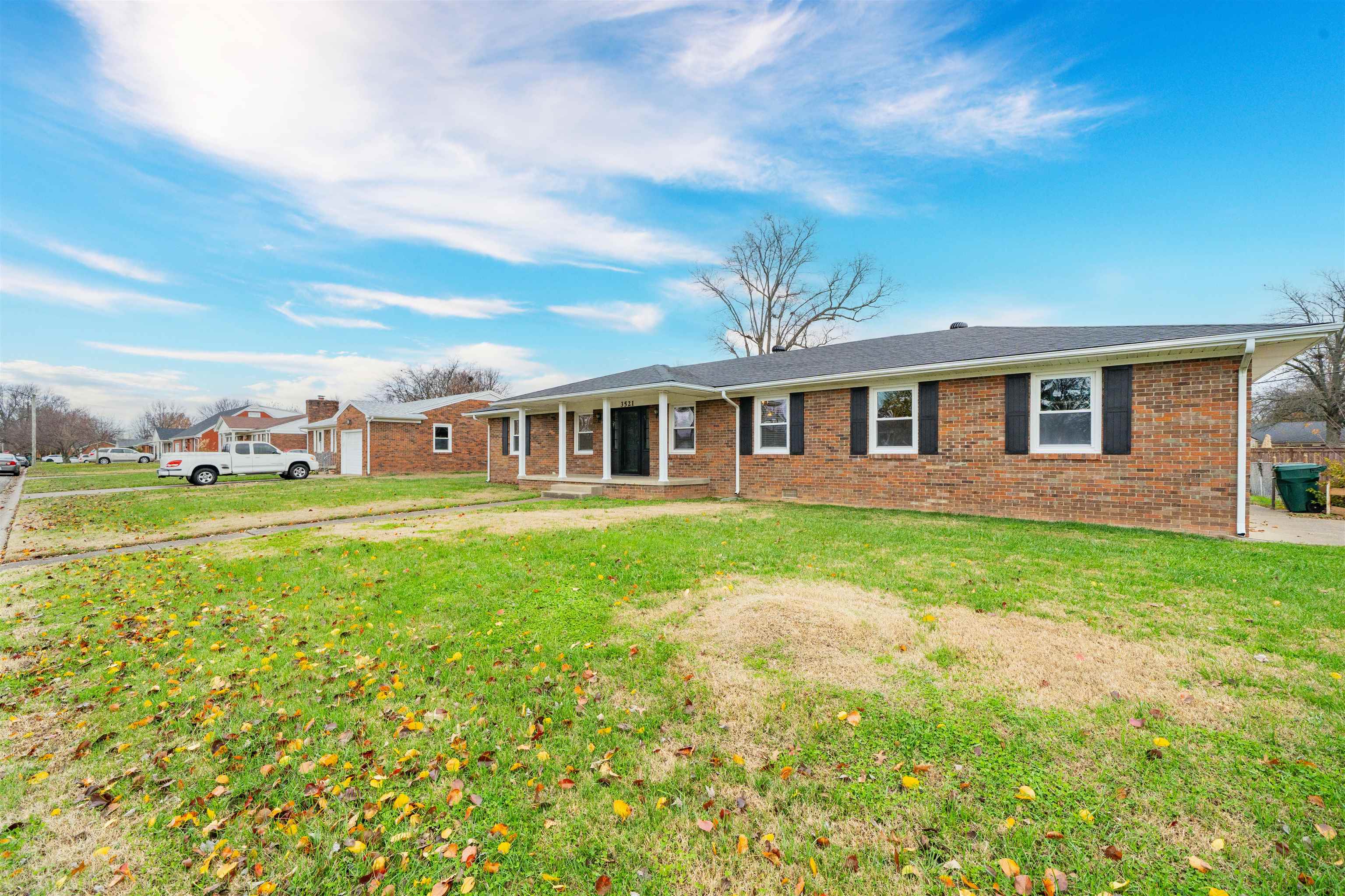3521 Queens Way, Owensboro, Kentucky 42301, 3 Bedrooms Bedrooms, ,3 BathroomsBathrooms,Single Family Residence,For Sale,Queens Way,93794