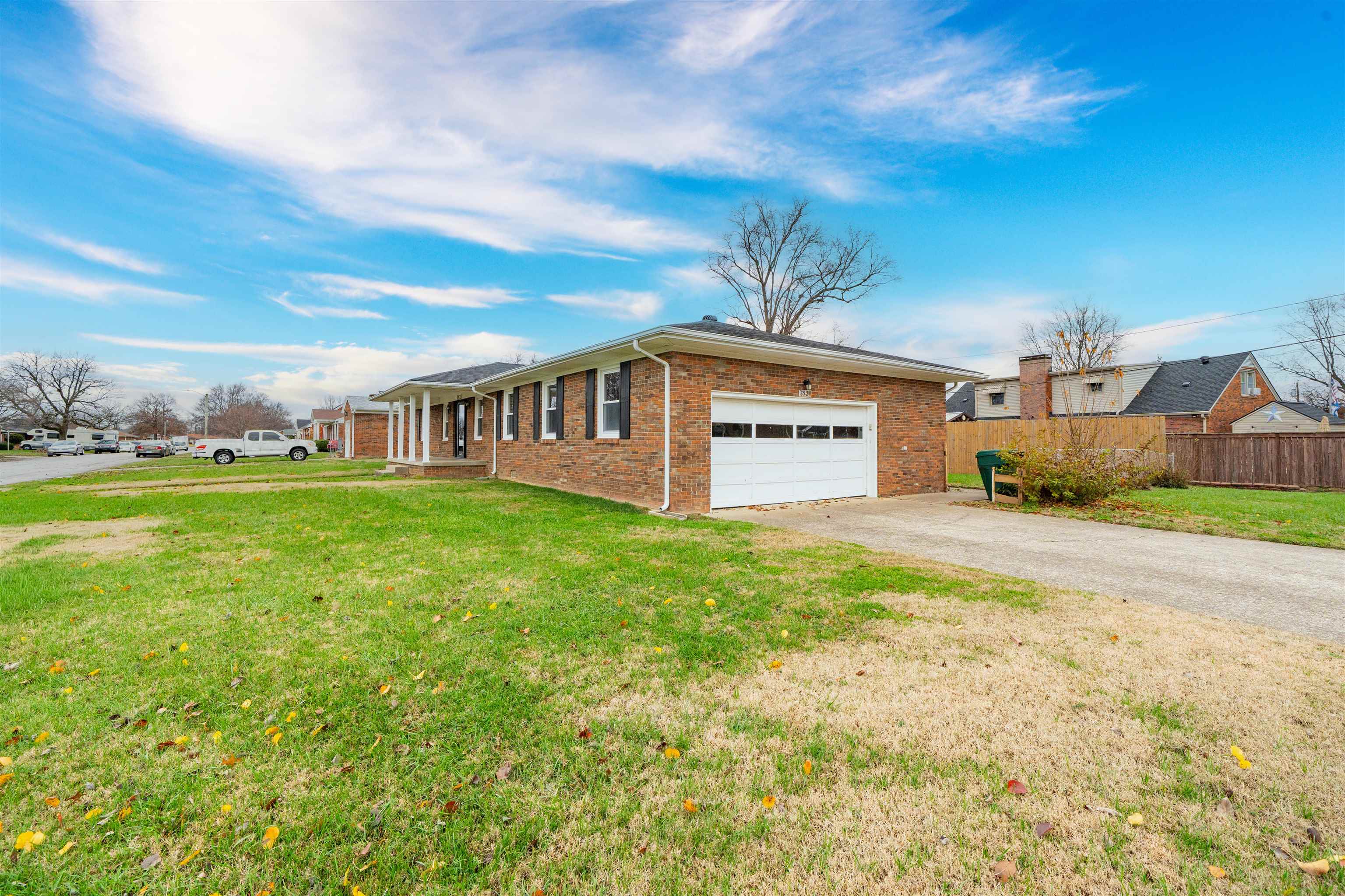 3521 Queens Way, Owensboro, Kentucky 42301, 3 Bedrooms Bedrooms, ,3 BathroomsBathrooms,Single Family Residence,For Sale,Queens Way,93794