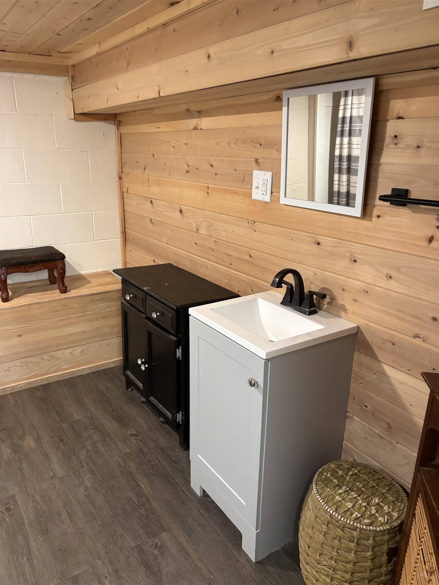 1331 Gilbert Lane, Owensboro, Kentucky 42303, 3 Bedrooms Bedrooms, ,2 BathroomsBathrooms,Single Family Residence,For Sale,Gilbert Lane,93798