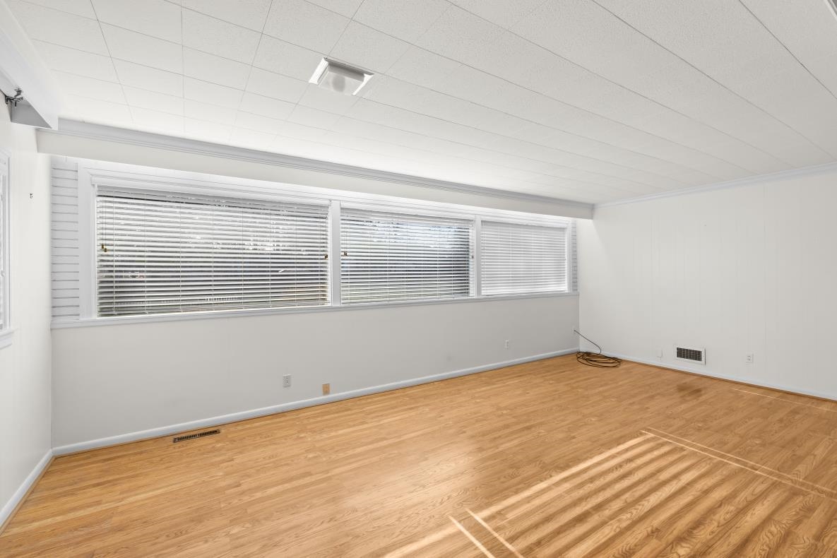 1424 College Drive, Owensboro, Kentucky 42301, 3 Bedrooms Bedrooms, ,2 BathroomsBathrooms,Single Family Residence,For Sale,College Drive,93803