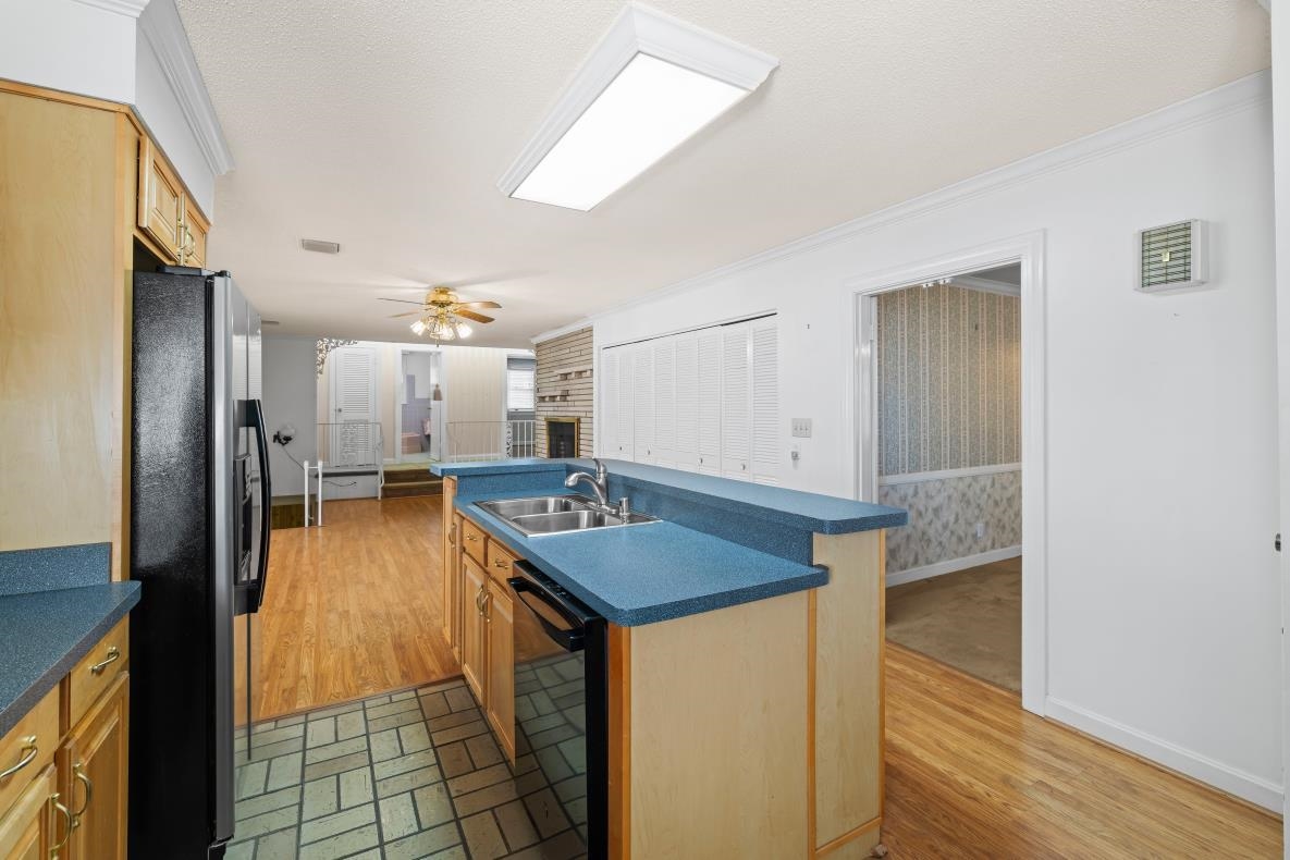 1424 College Drive, Owensboro, Kentucky 42301, 3 Bedrooms Bedrooms, ,2 BathroomsBathrooms,Single Family Residence,For Sale,College Drive,93803