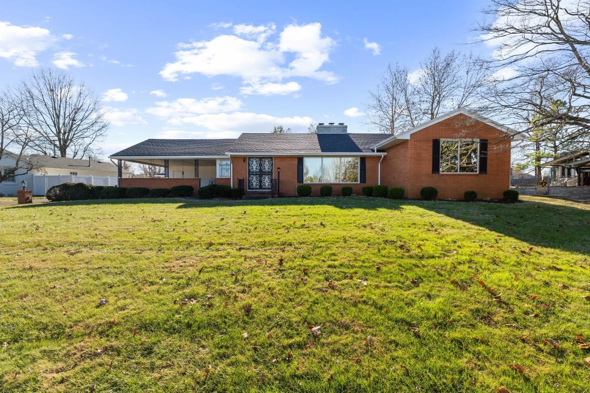 1424 College Drive, Owensboro, Kentucky 42301, 3 Bedrooms Bedrooms, ,2 BathroomsBathrooms,Single Family Residence,For Sale,College Drive,93803