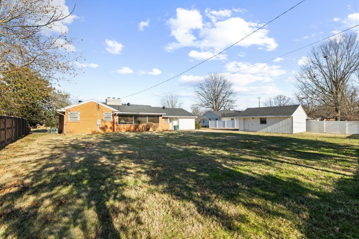 1424 College Drive, Owensboro, Kentucky 42301, 3 Bedrooms Bedrooms, ,2 BathroomsBathrooms,Single Family Residence,For Sale,College Drive,93803