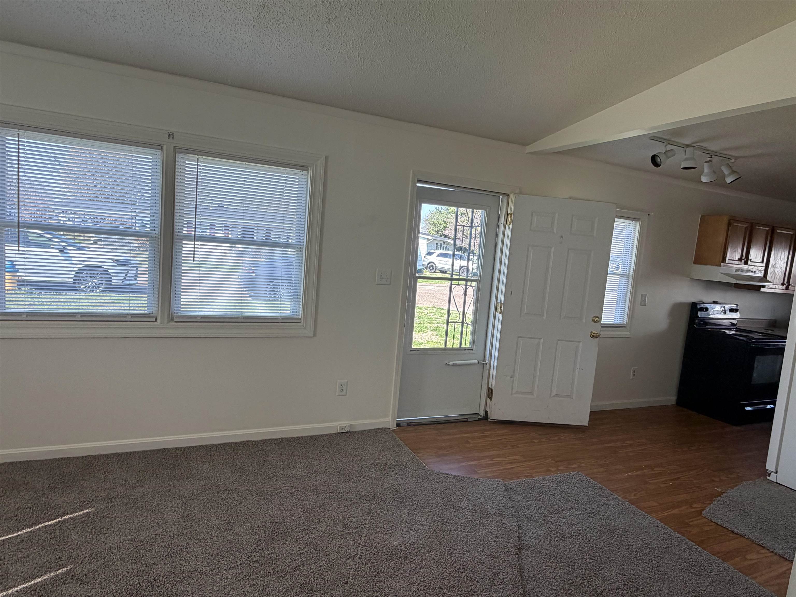 737 Jed Place, Owensboro, Kentucky 42301, 3 Bedrooms Bedrooms, ,1 BathroomBathrooms,Single Family Residence,For Sale,Jed Place,93805