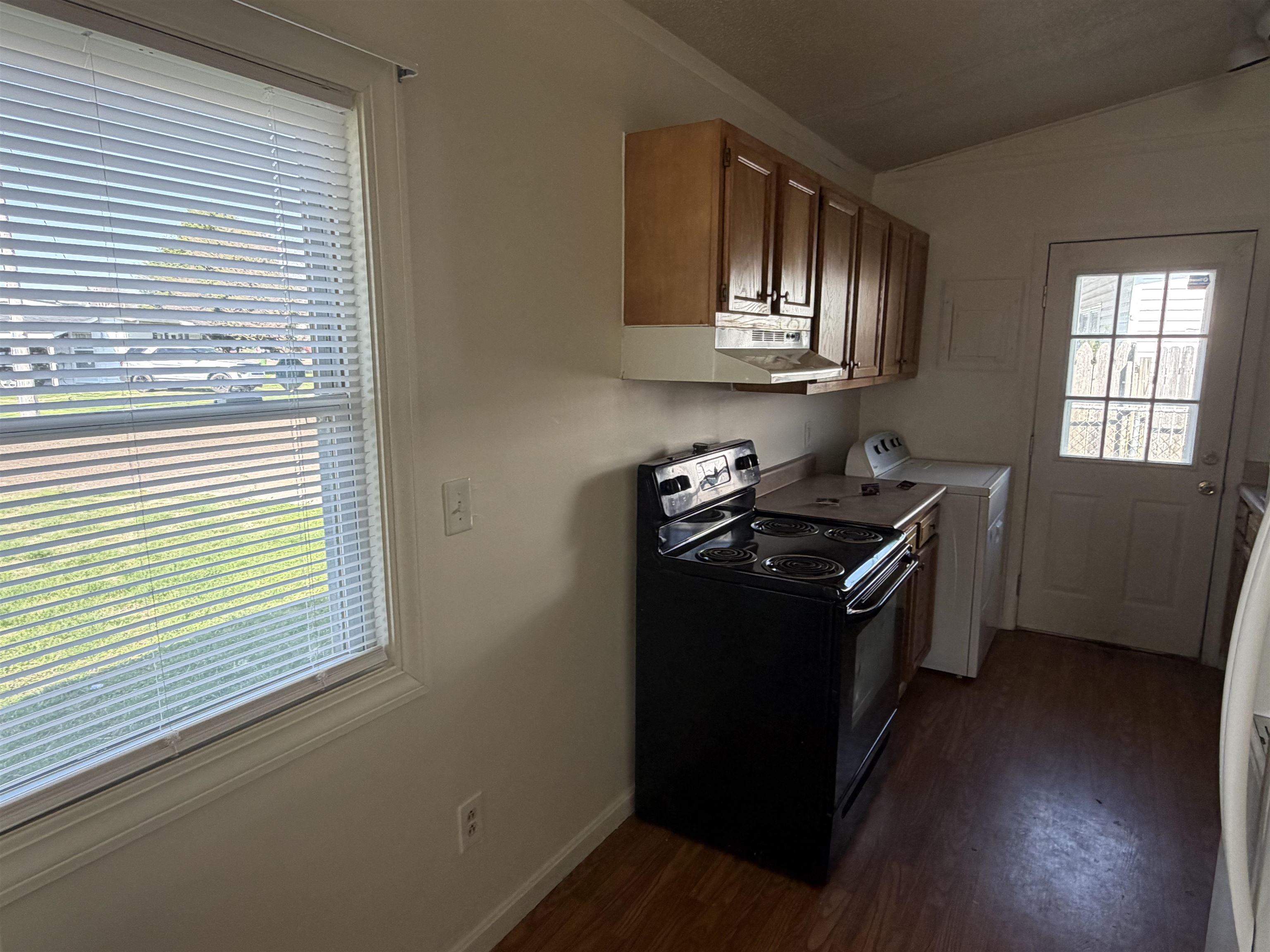 737 Jed Place, Owensboro, Kentucky 42301, 3 Bedrooms Bedrooms, ,1 BathroomBathrooms,Single Family Residence,For Sale,Jed Place,93805