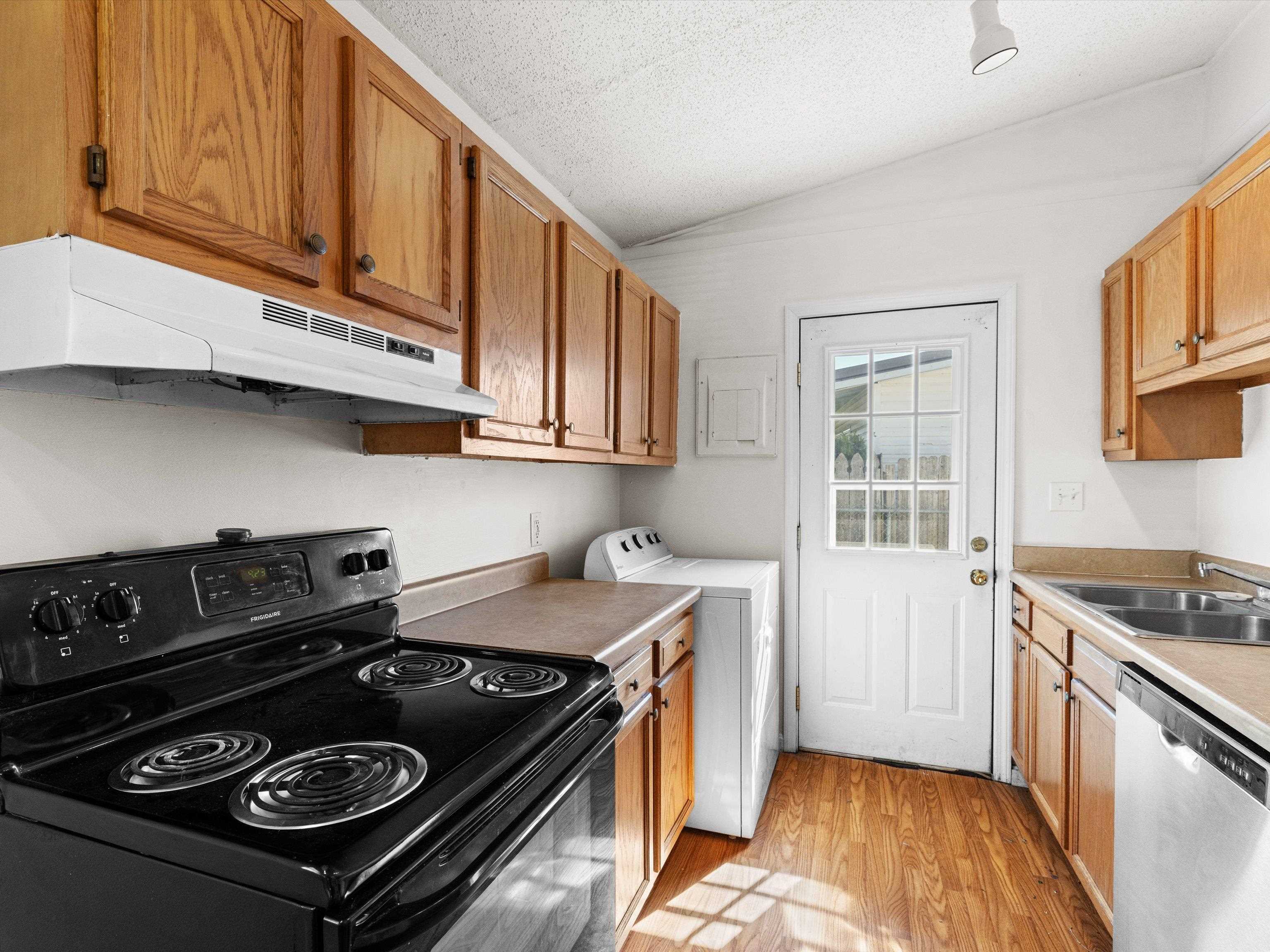 737 Jed Place, Owensboro, Kentucky 42301, 3 Bedrooms Bedrooms, ,1 BathroomBathrooms,Single Family Residence,For Sale,Jed Place,93805