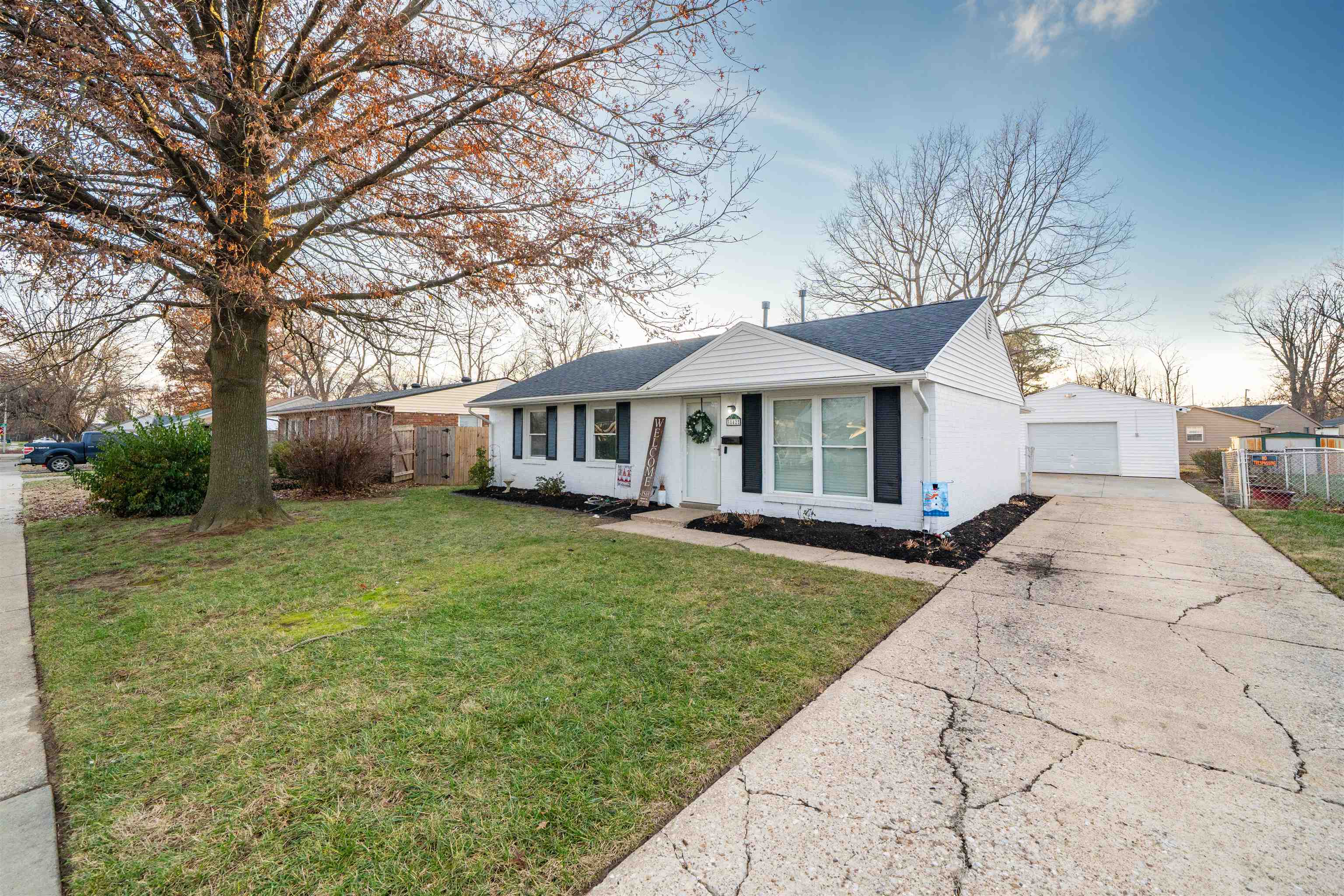 3842 Carpenter Drive, Owensboro, Kentucky 42301, 3 Bedrooms Bedrooms, ,1 BathroomBathrooms,Single Family Residence,For Sale,Carpenter Drive,93810