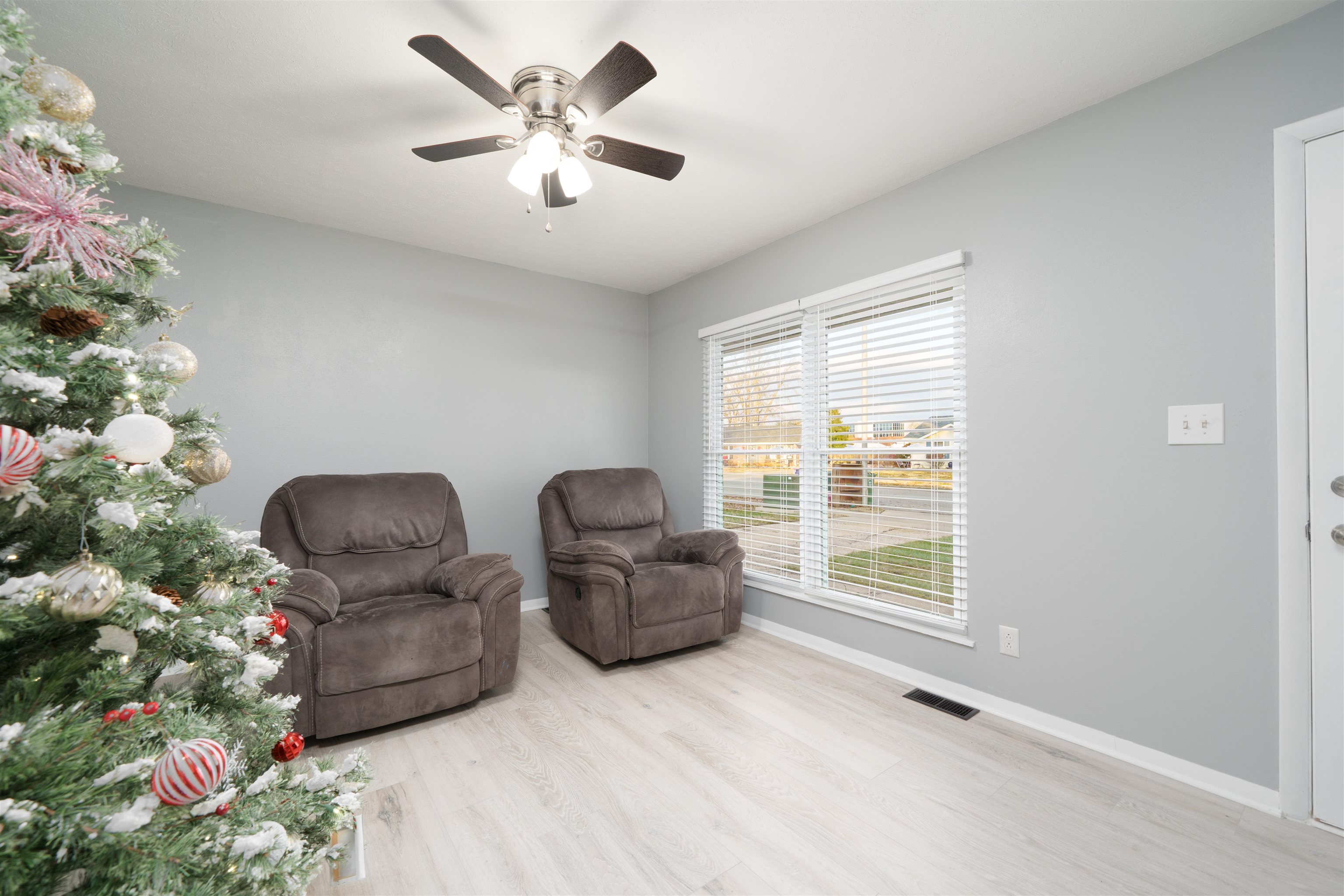 3842 Carpenter Drive, Owensboro, Kentucky 42301, 3 Bedrooms Bedrooms, ,1 BathroomBathrooms,Single Family Residence,For Sale,Carpenter Drive,93810