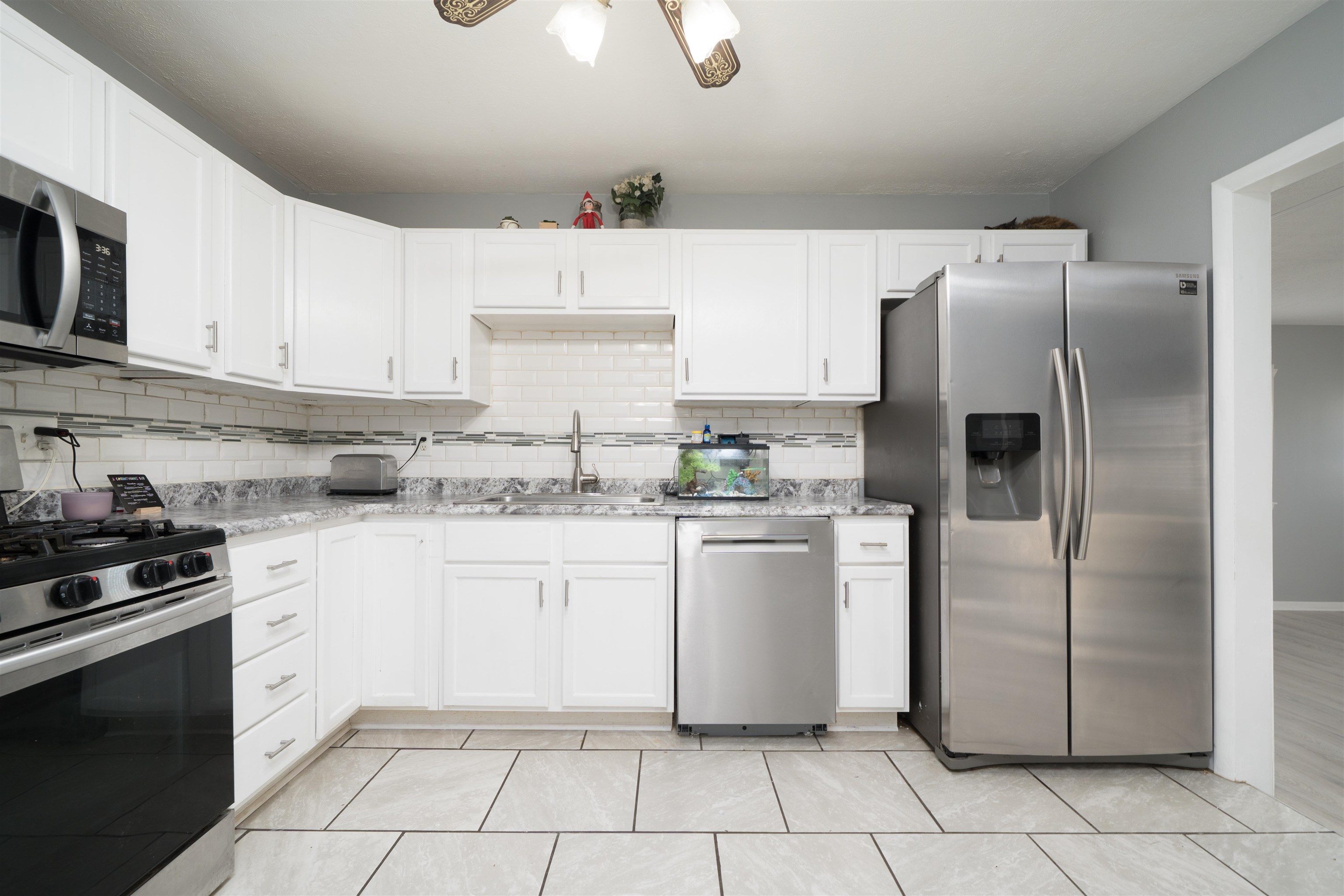 3842 Carpenter Drive, Owensboro, Kentucky 42301, 3 Bedrooms Bedrooms, ,1 BathroomBathrooms,Single Family Residence,For Sale,Carpenter Drive,93810