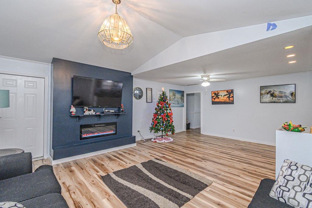 3418 Queens Way, Owensboro, Kentucky 42301, 3 Bedrooms Bedrooms, ,2 BathroomsBathrooms,Single Family Residence,For Sale,Queens Way,93820