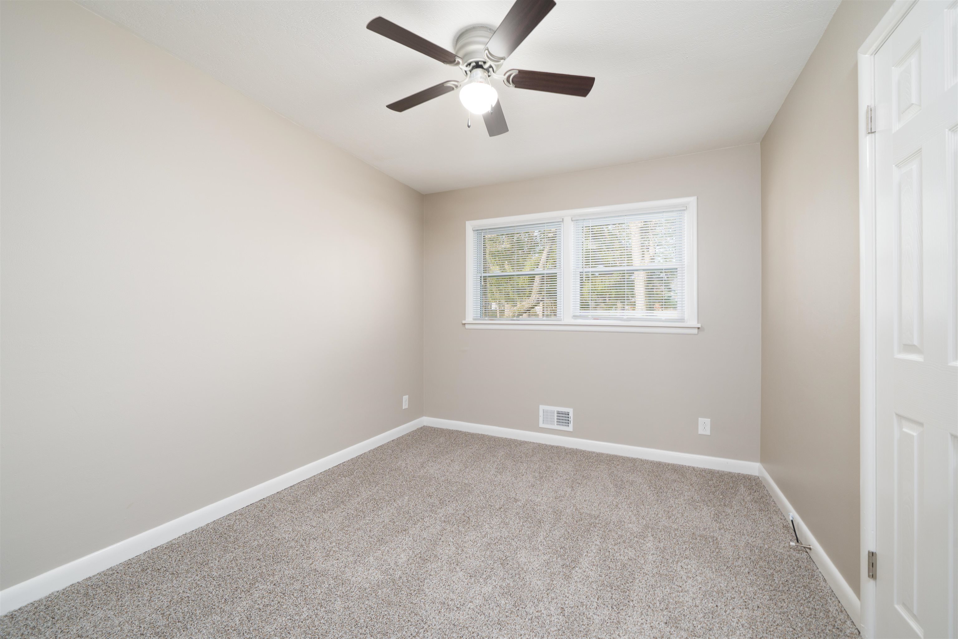 1607 Foors Lane, Owensboro, Kentucky 42303, 3 Bedrooms Bedrooms, ,2 BathroomsBathrooms,Single Family Residence,For Sale,Foors Lane,93824