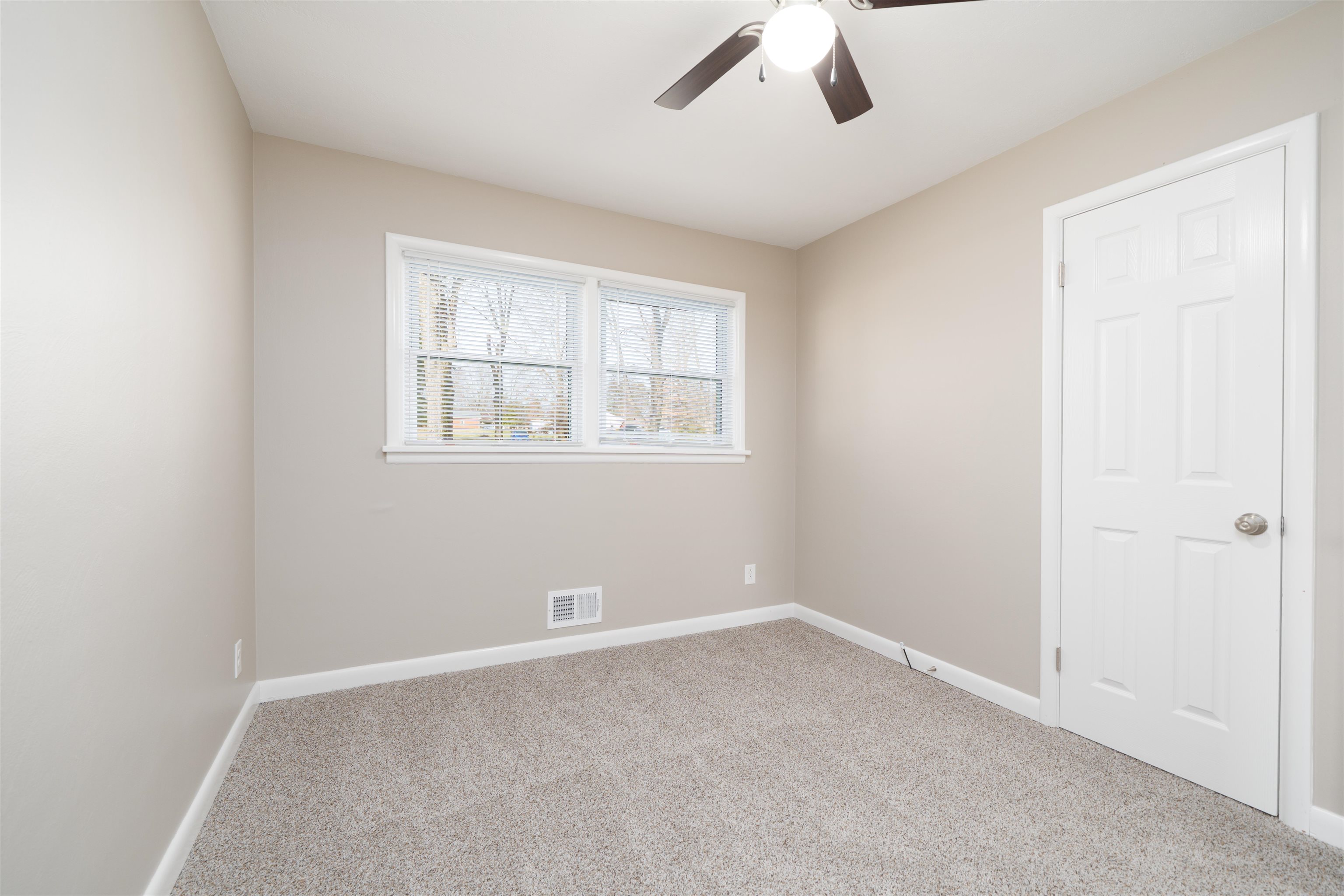 1607 Foors Lane, Owensboro, Kentucky 42303, 3 Bedrooms Bedrooms, ,2 BathroomsBathrooms,Single Family Residence,For Sale,Foors Lane,93824