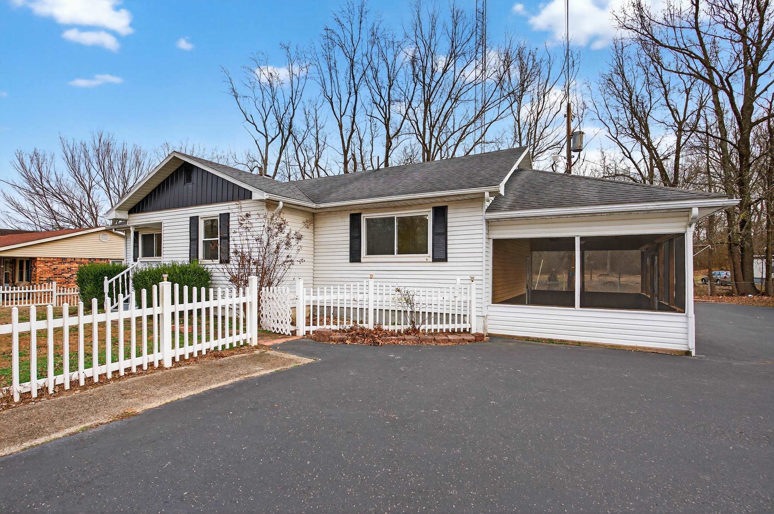 508 Mose Rager Blvd, Drakesboro, Kentucky 42337, 4 Bedrooms Bedrooms, ,2 BathroomsBathrooms,Single Family Residence,For Sale,Mose Rager Blvd,93828