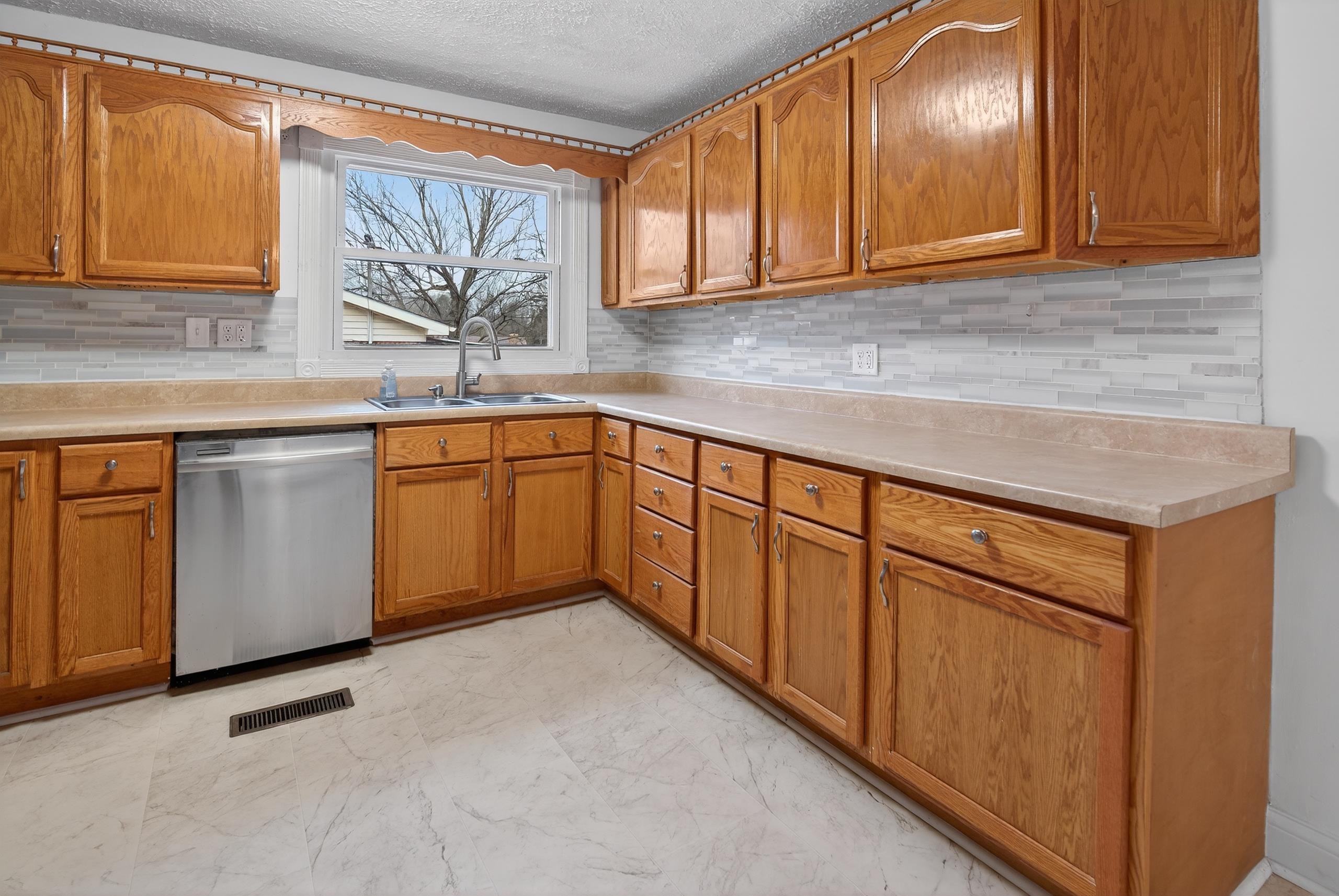 508 Mose Rager Blvd, Drakesboro, Kentucky 42337, 4 Bedrooms Bedrooms, ,2 BathroomsBathrooms,Single Family Residence,For Sale,Mose Rager Blvd,93828