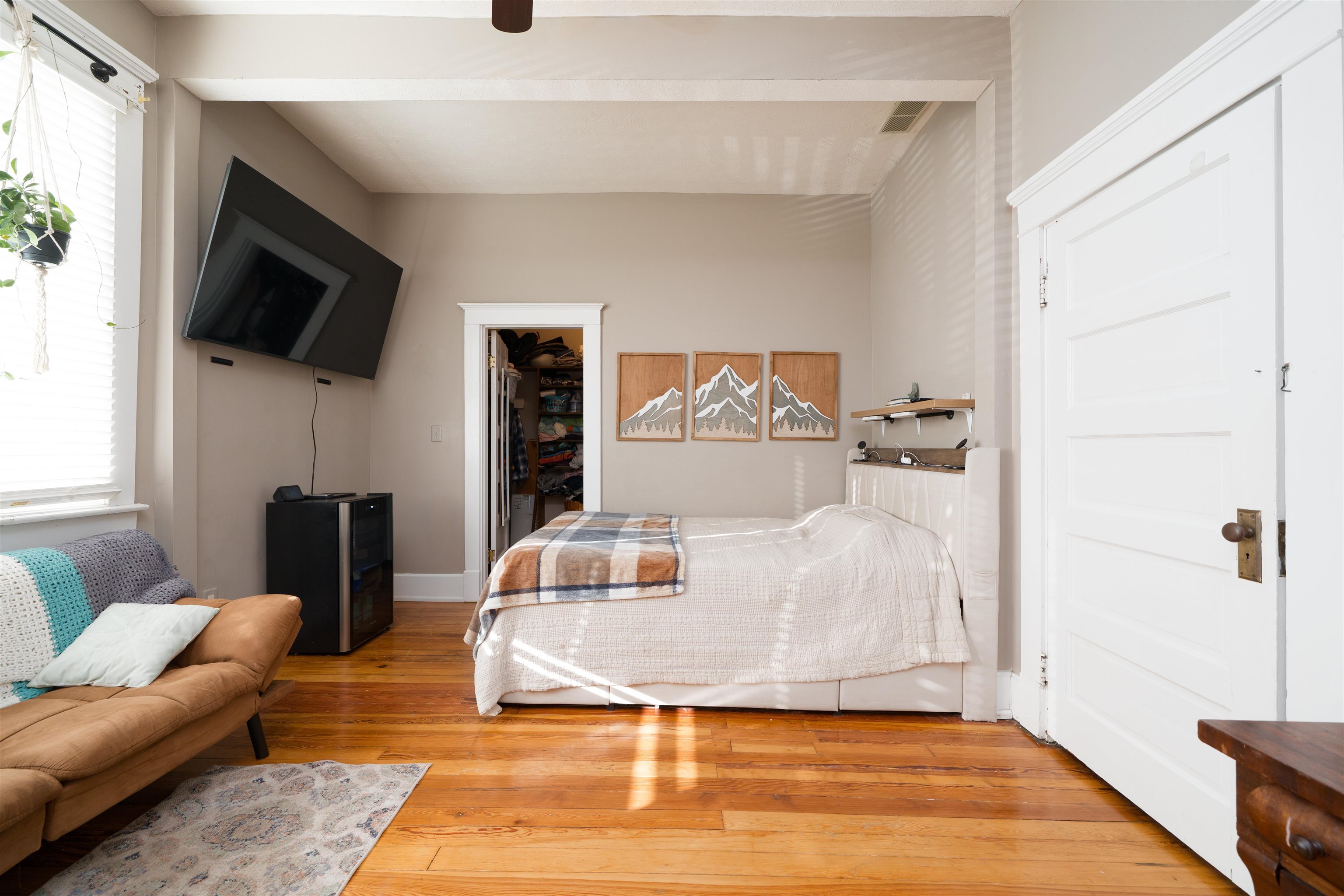 103 West 19th St, Owensboro, Kentucky 42303, 3 Bedrooms Bedrooms, ,2 BathroomsBathrooms,Single Family Residence,For Sale,West 19th St,93831