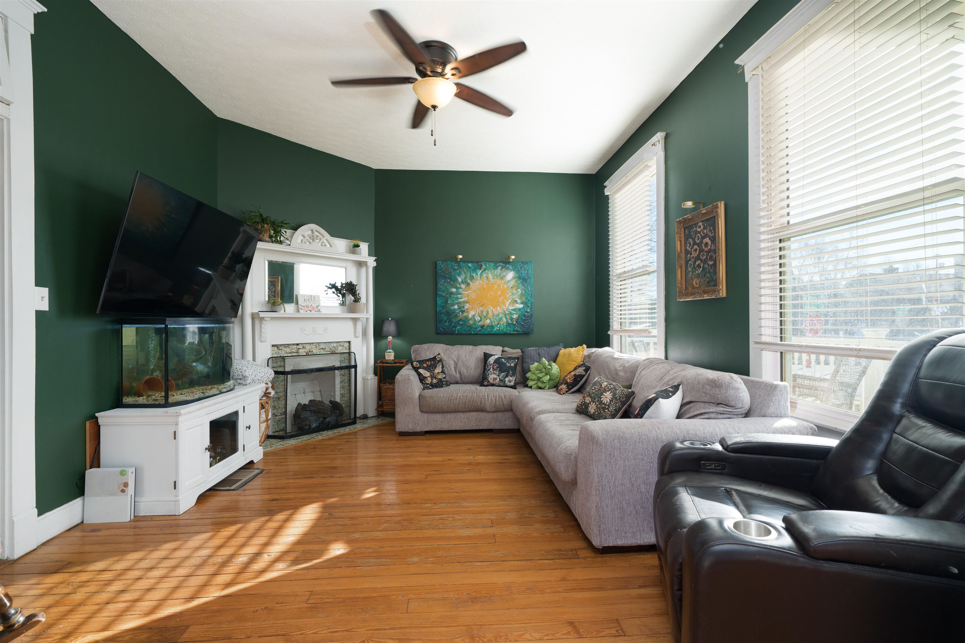 103 West 19th St, Owensboro, Kentucky 42303, 3 Bedrooms Bedrooms, ,2 BathroomsBathrooms,Single Family Residence,For Sale,West 19th St,93831